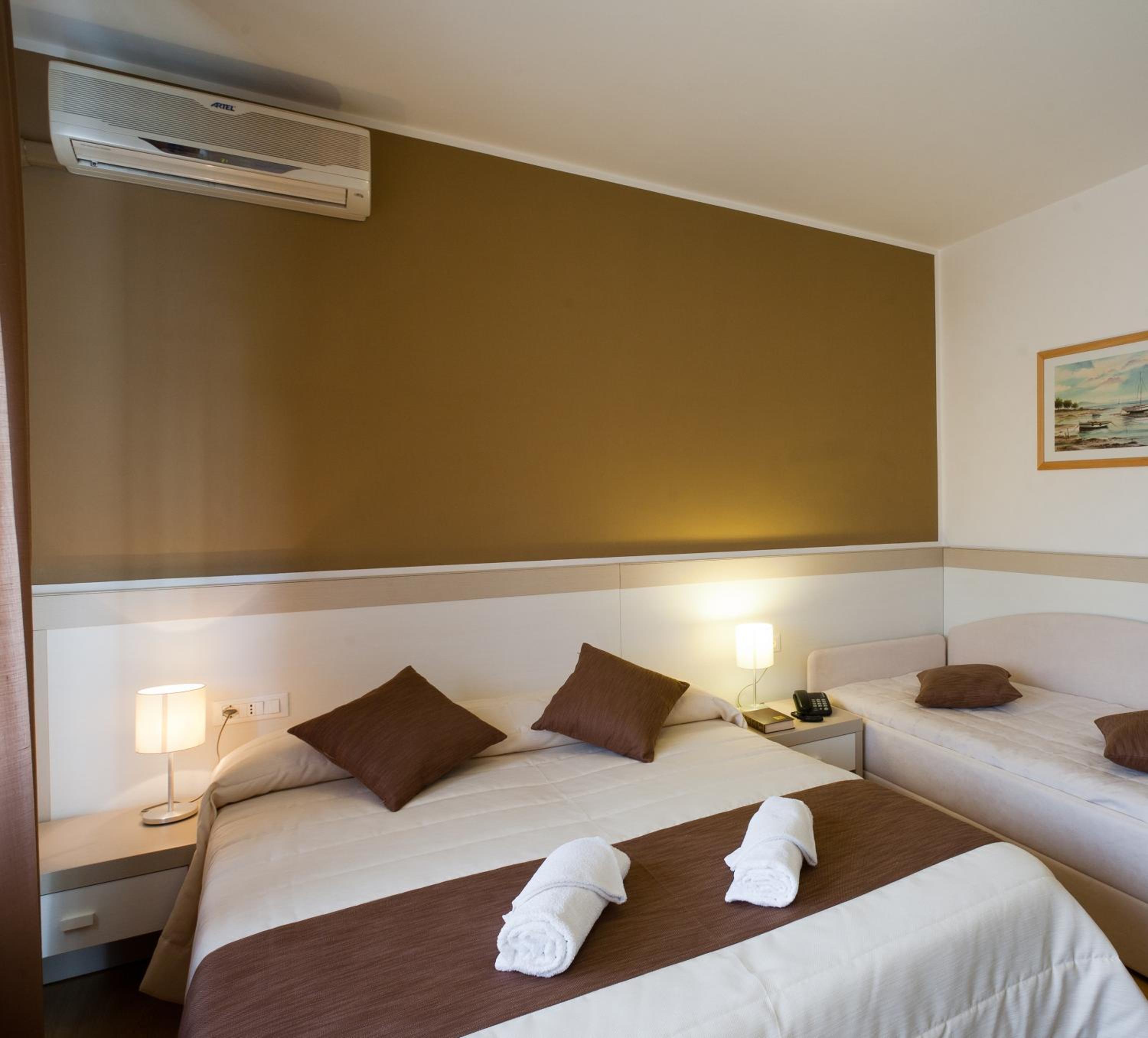 Triple Room photo 2