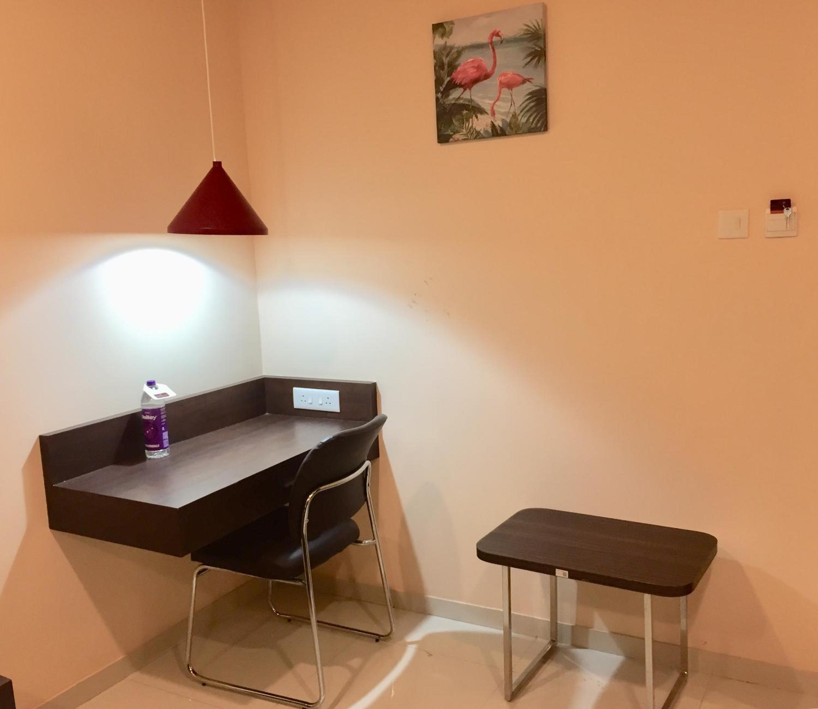 Deluxe King Room - Photo 4