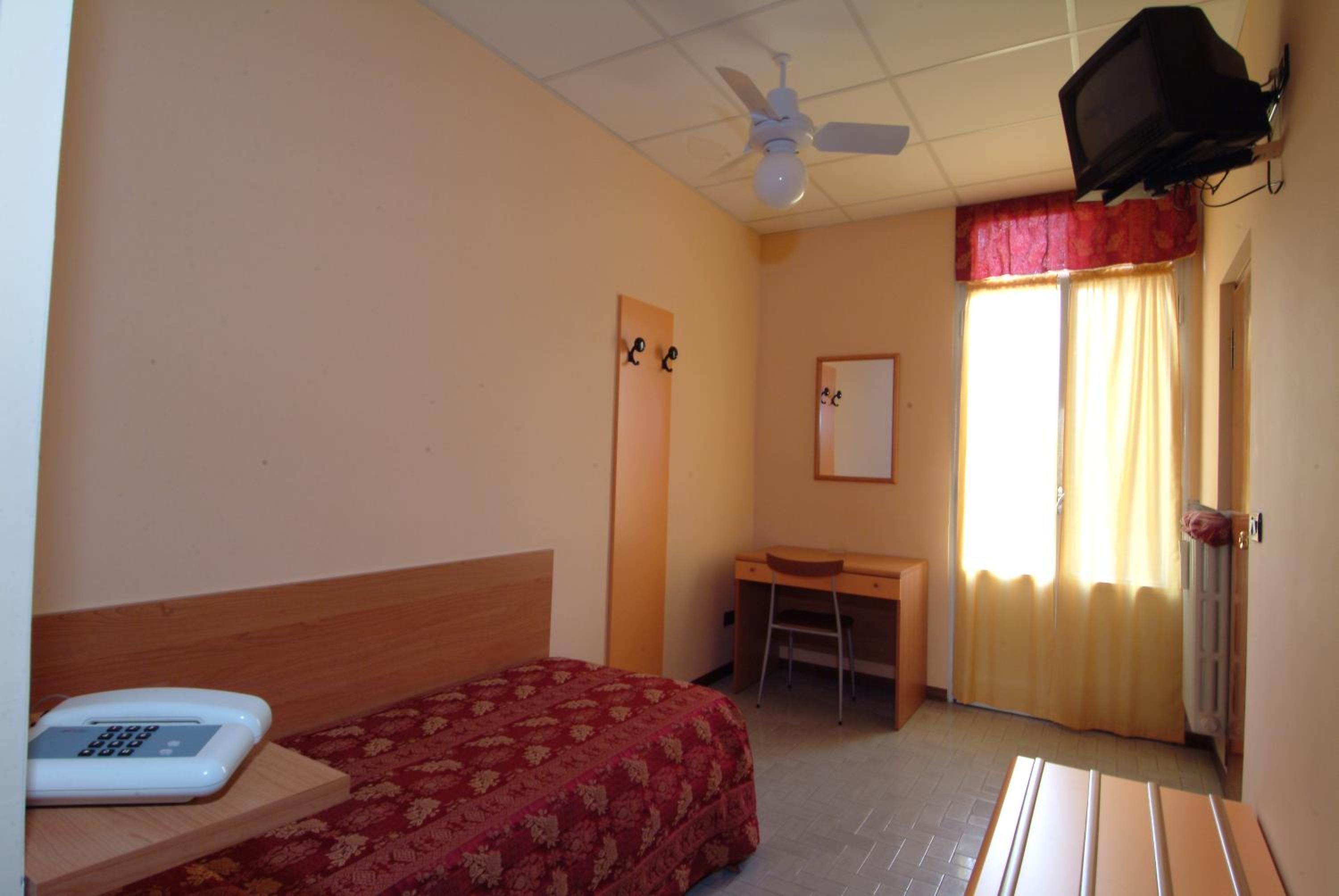 Single Room photo 3