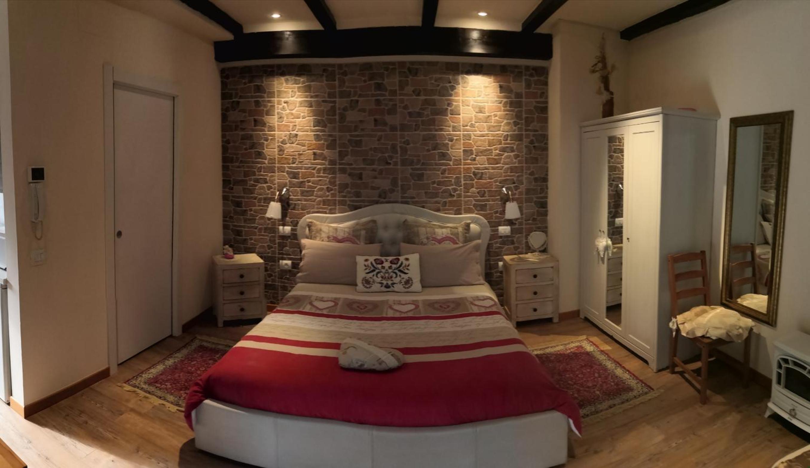 Large Double Room photo 2