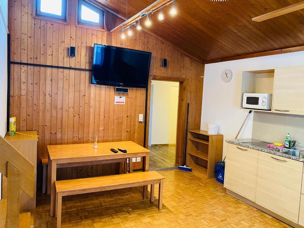 Apartment - Split Level - Photo 3