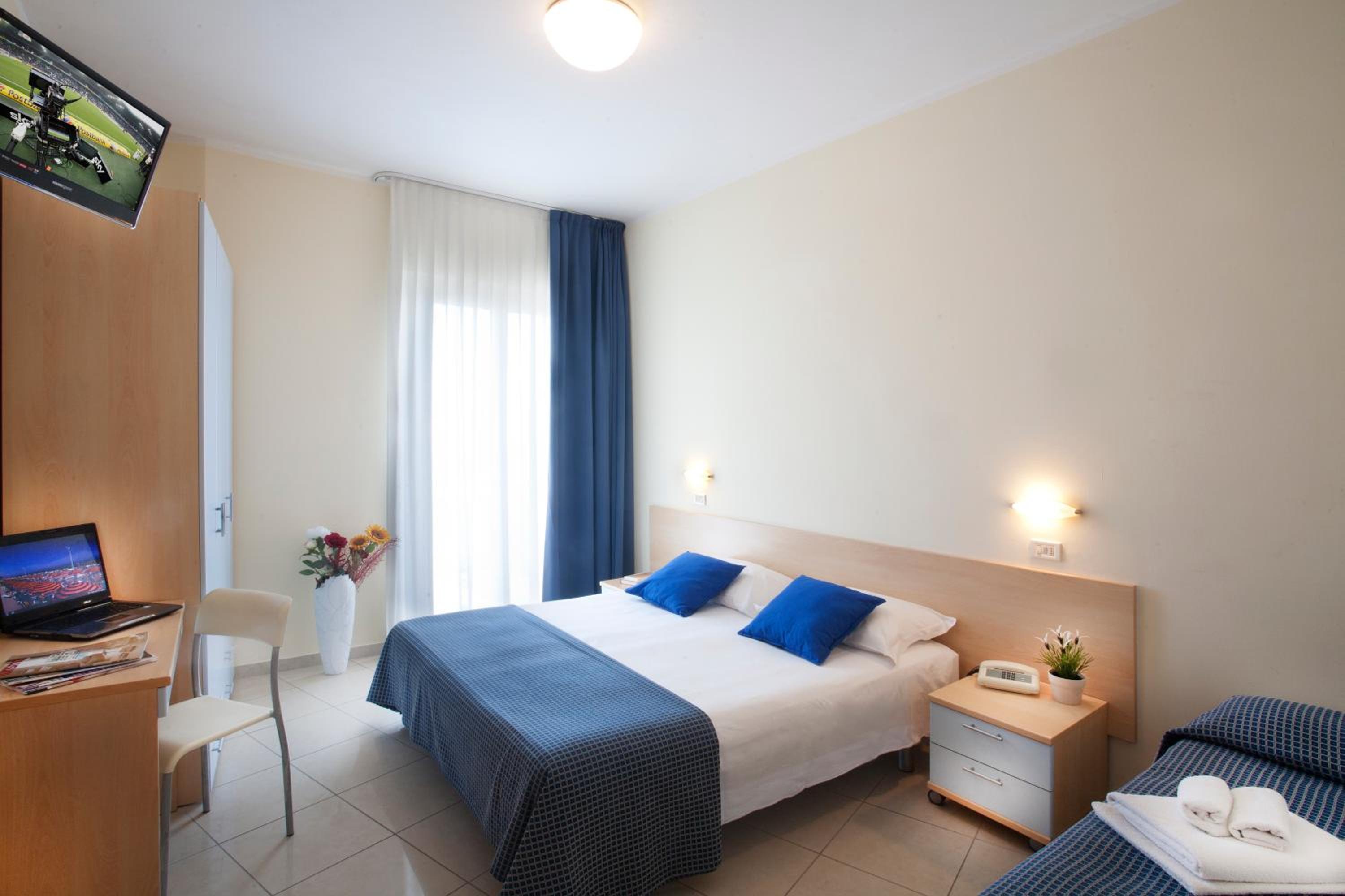 Quadruple Room with Sea View