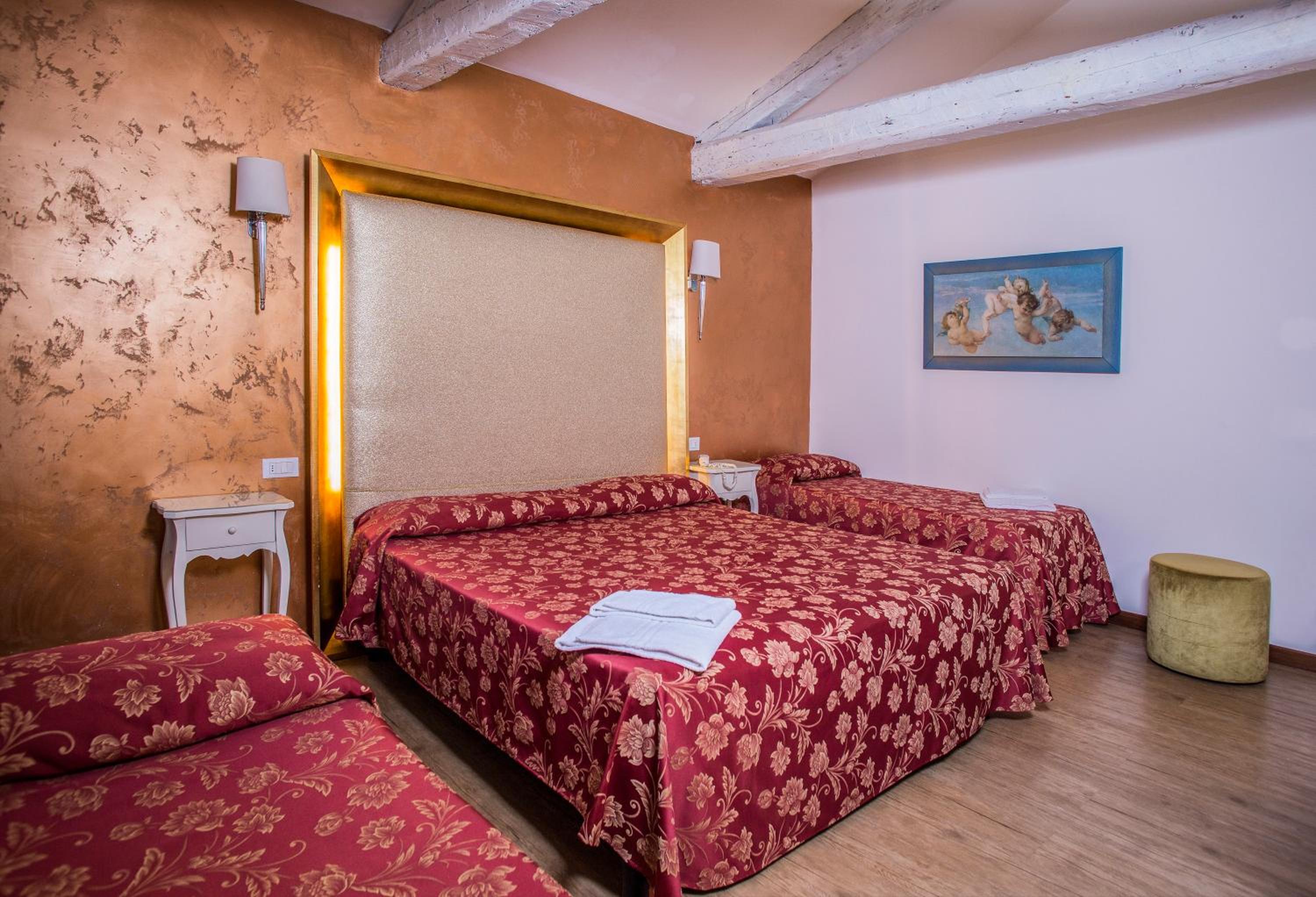 Deluxe Quadruple Room photo 2