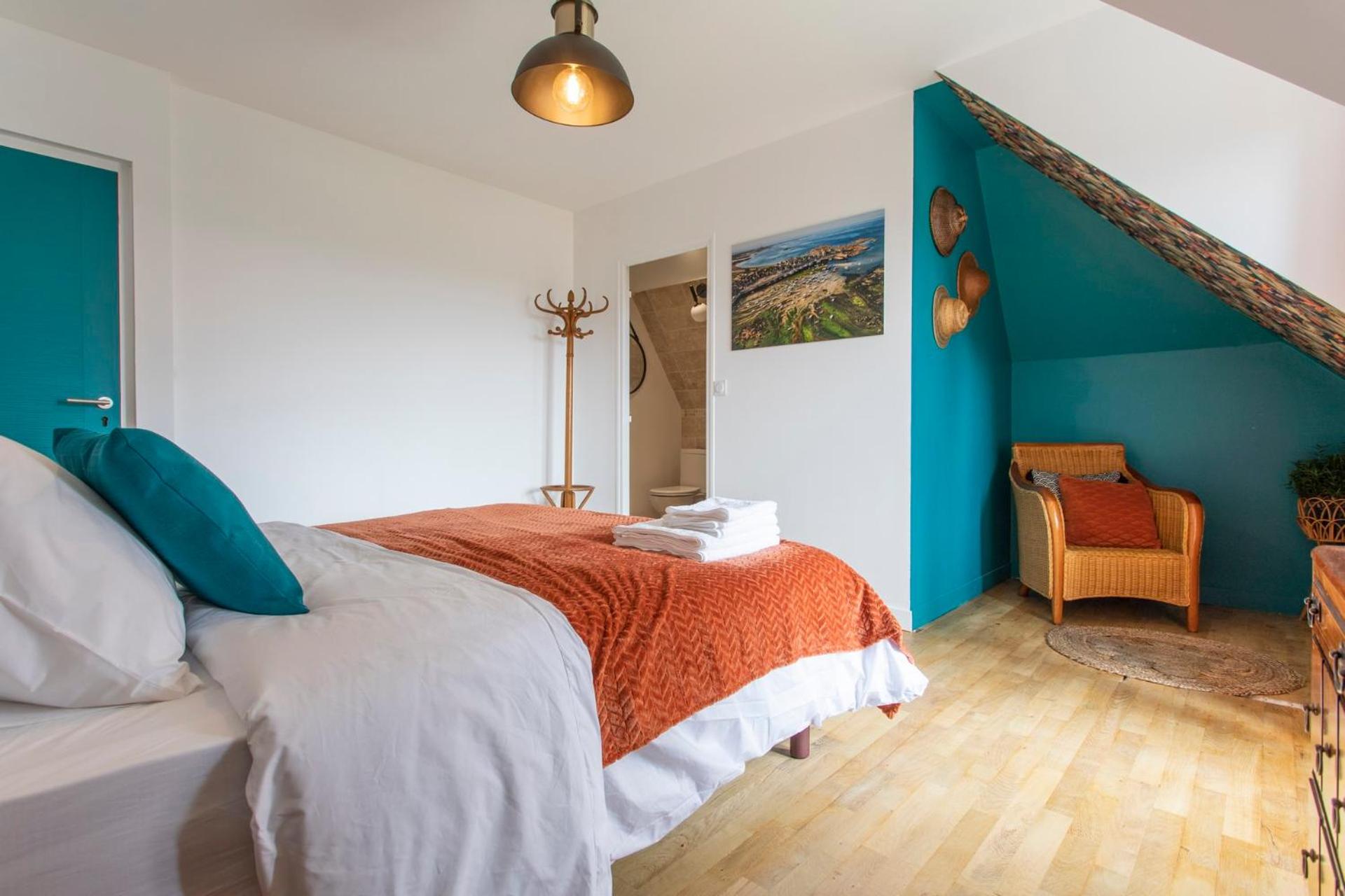 Deluxe Room (2 Adults + 1 Child) photo 3