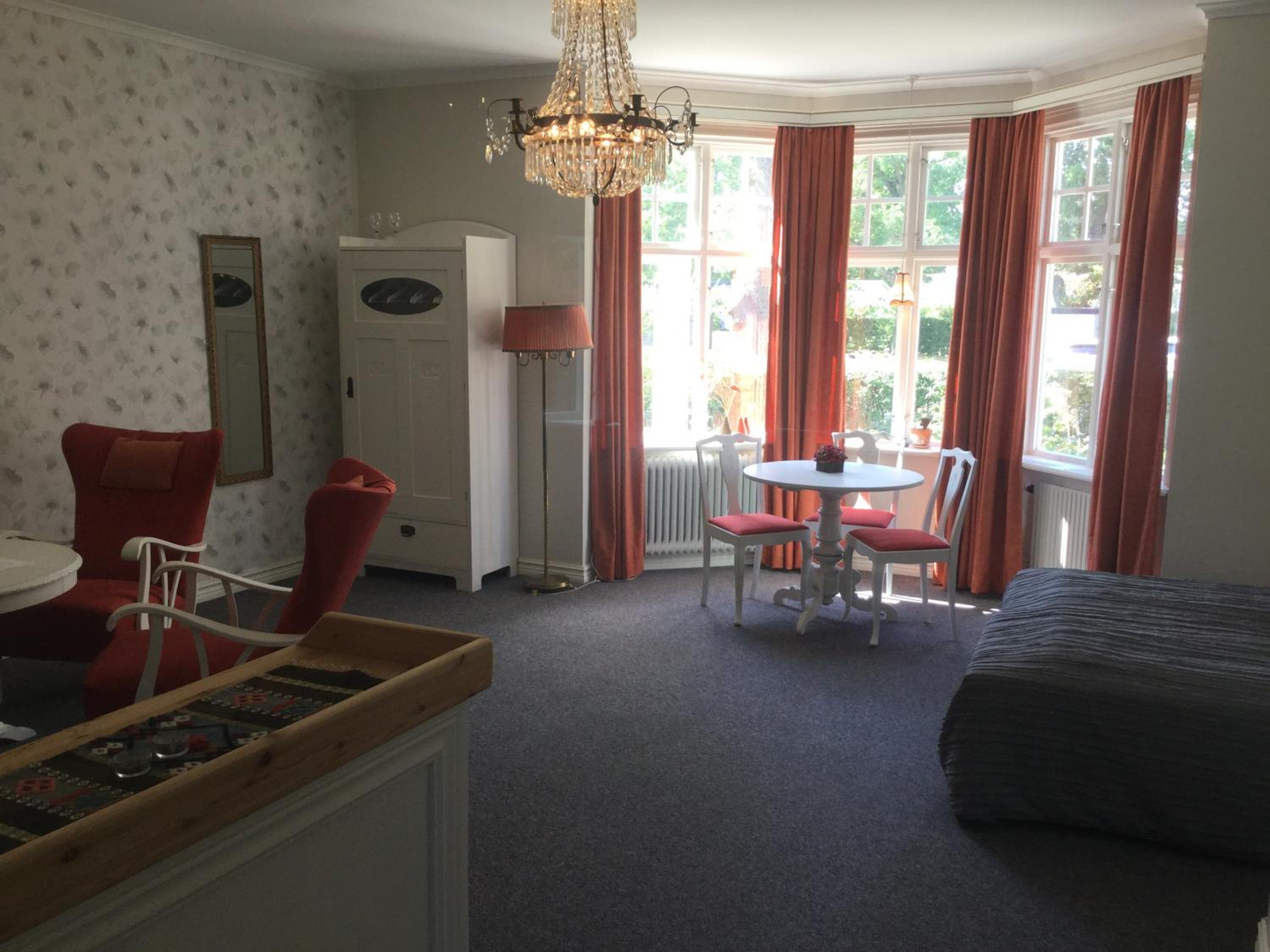Double Room with Private Bathroom photo 1