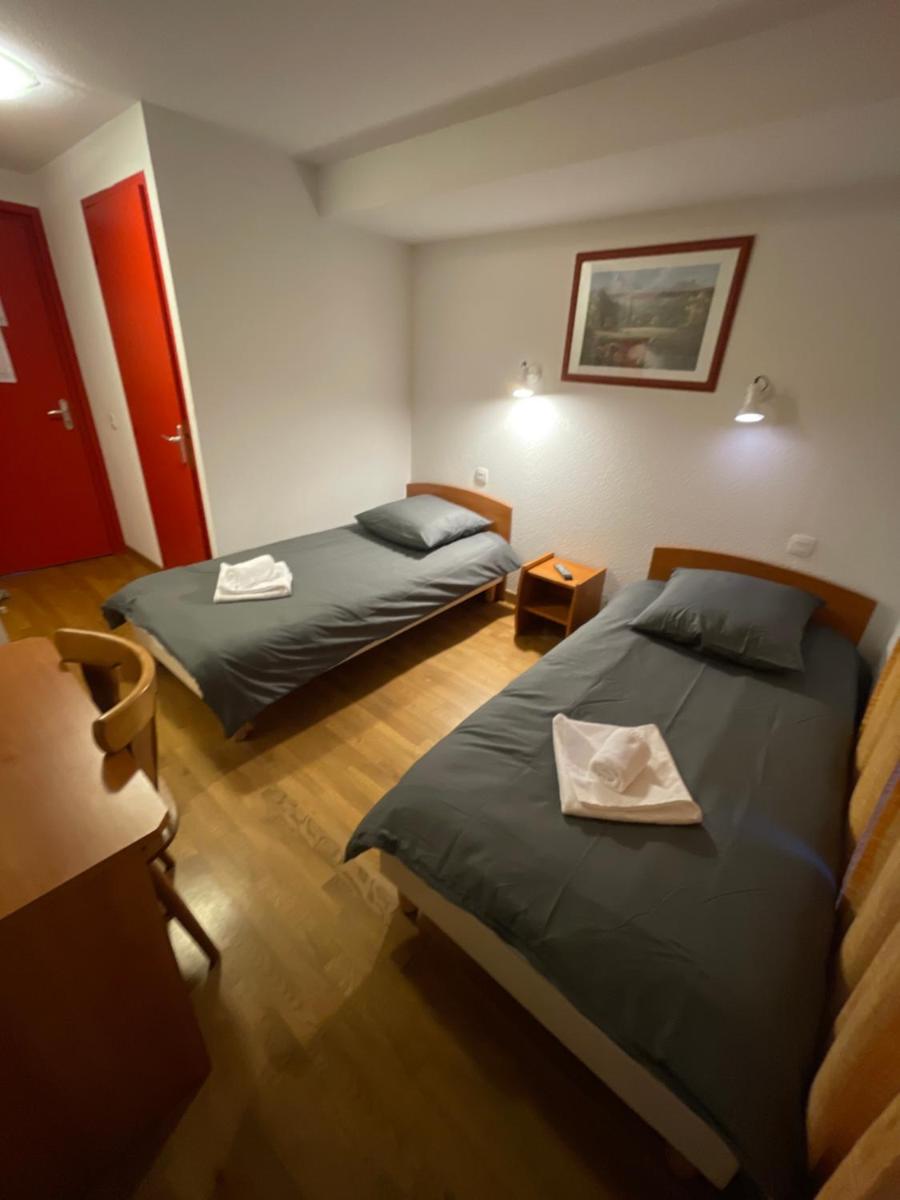 Twin Room - Photo 2