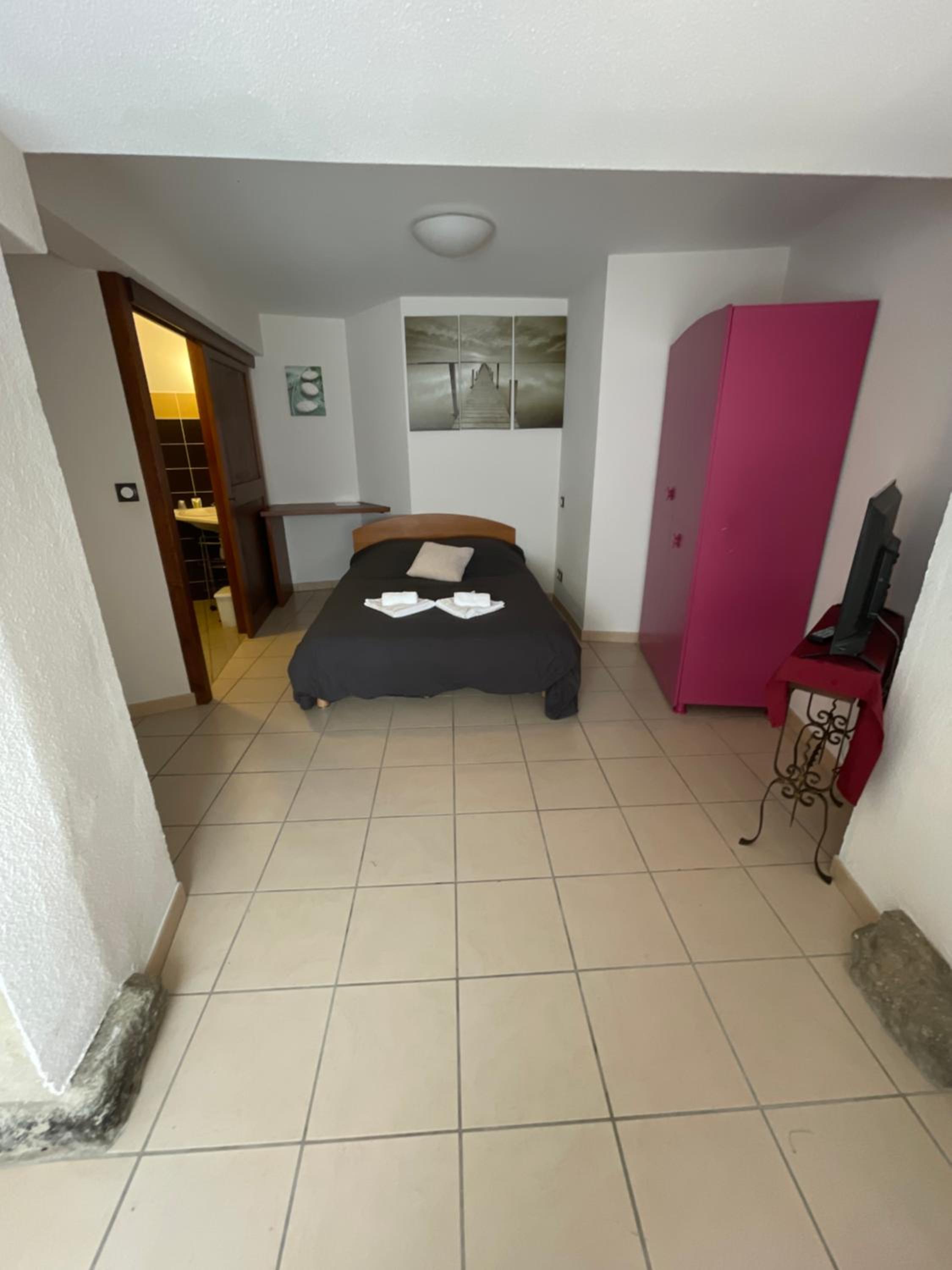 Double Room - Disability Access - Photo 4