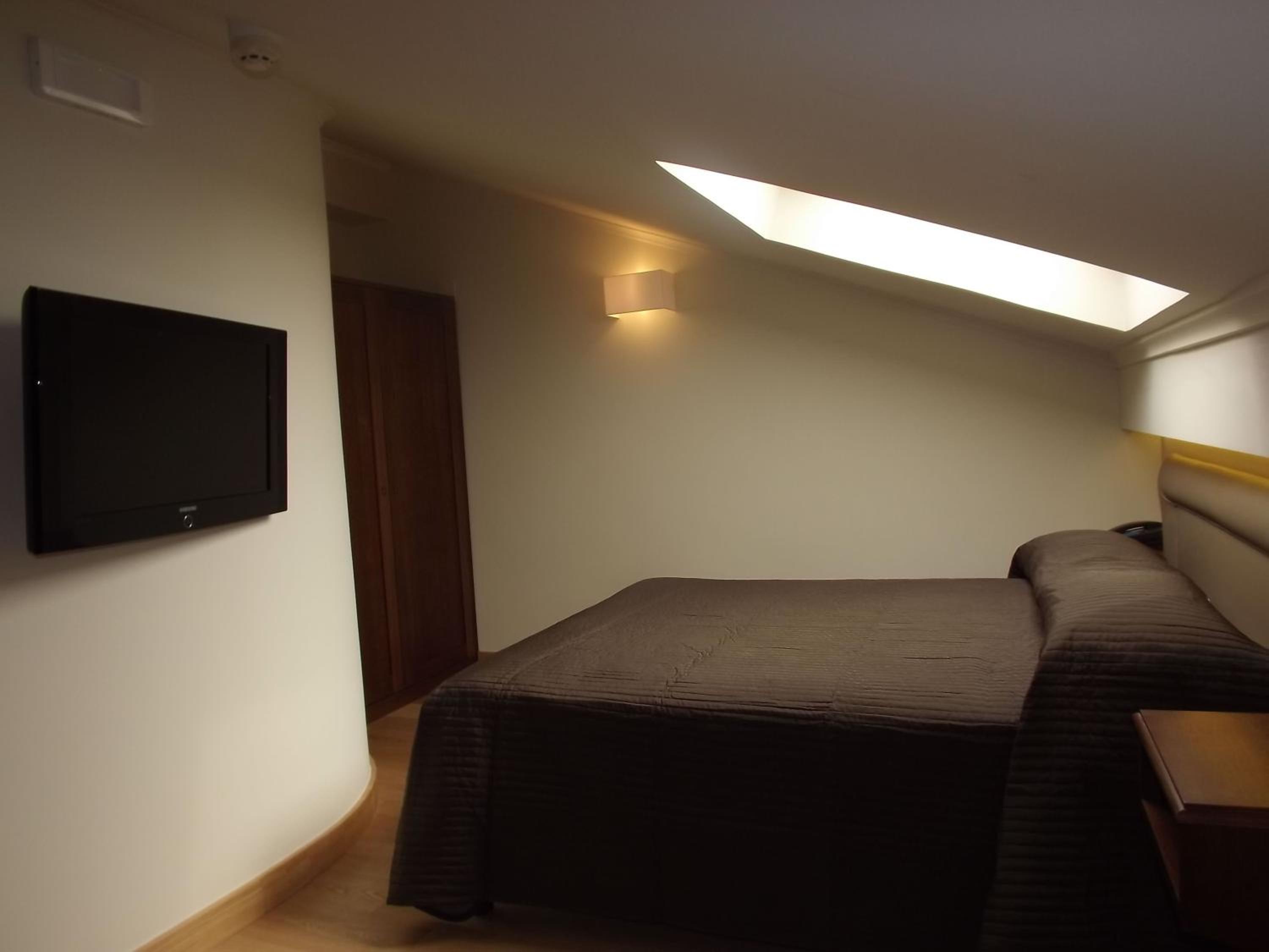 Attic Double or Twin Room - Photo 2