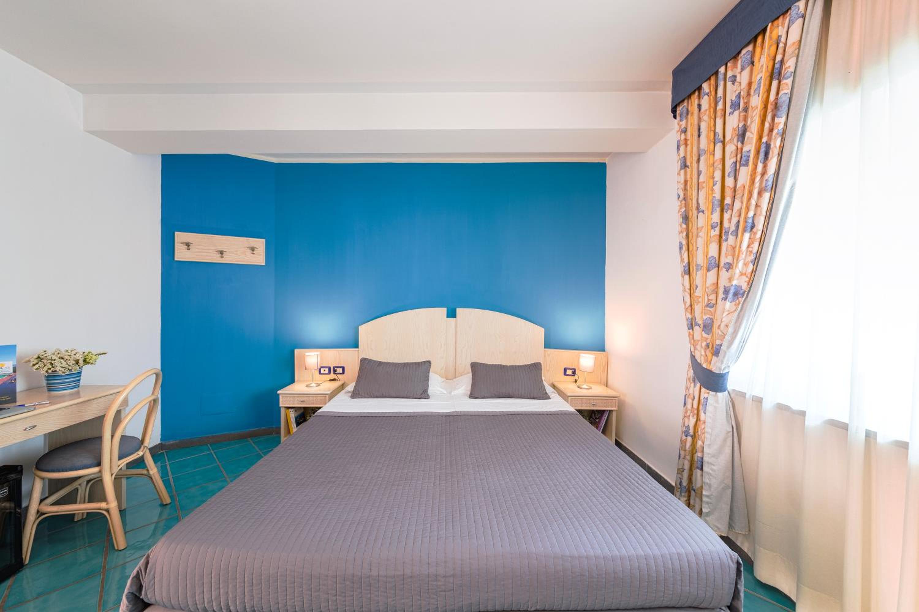 Double Room - Photo 3