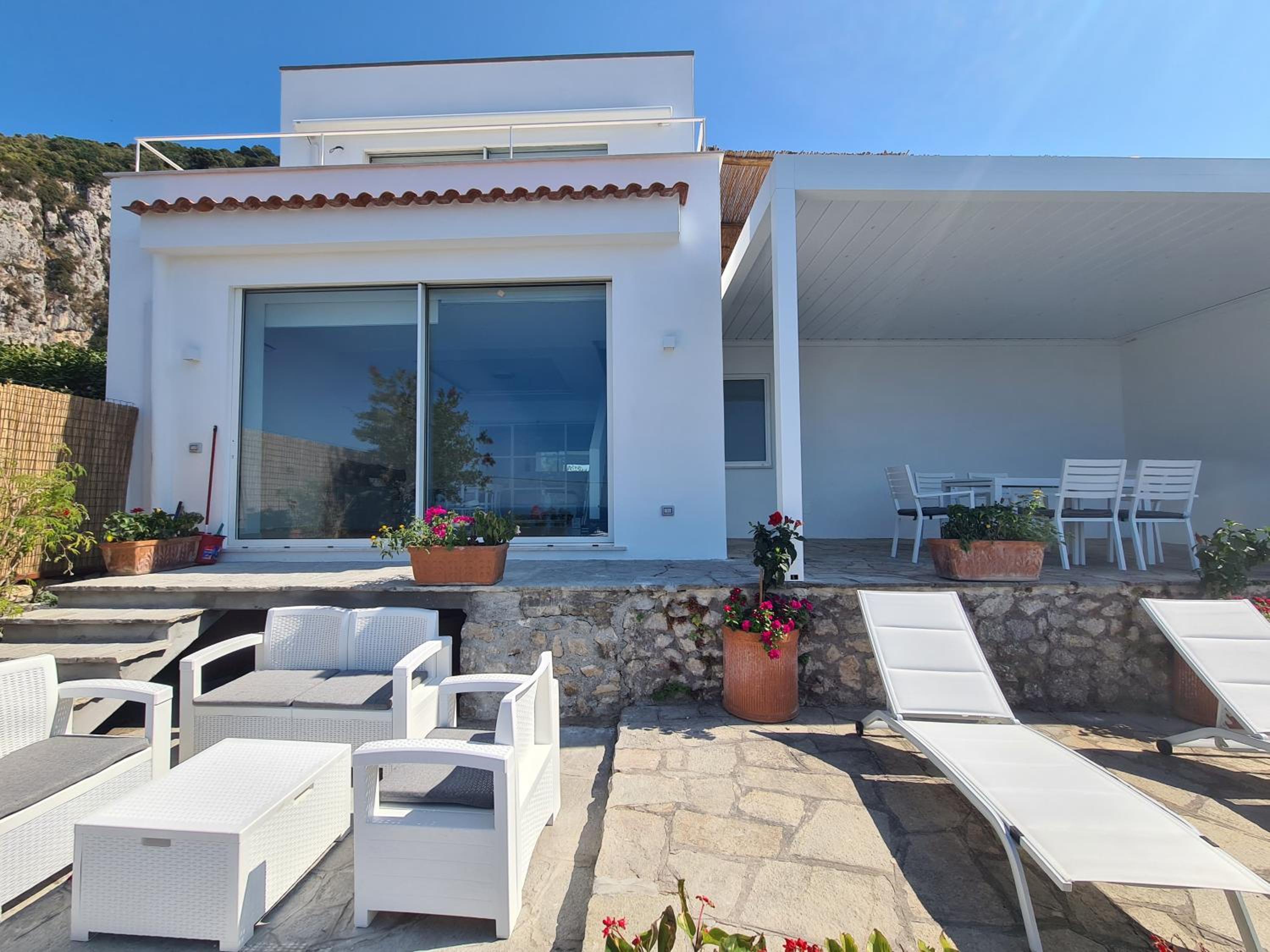 Two-Bedroom House - Photo 48