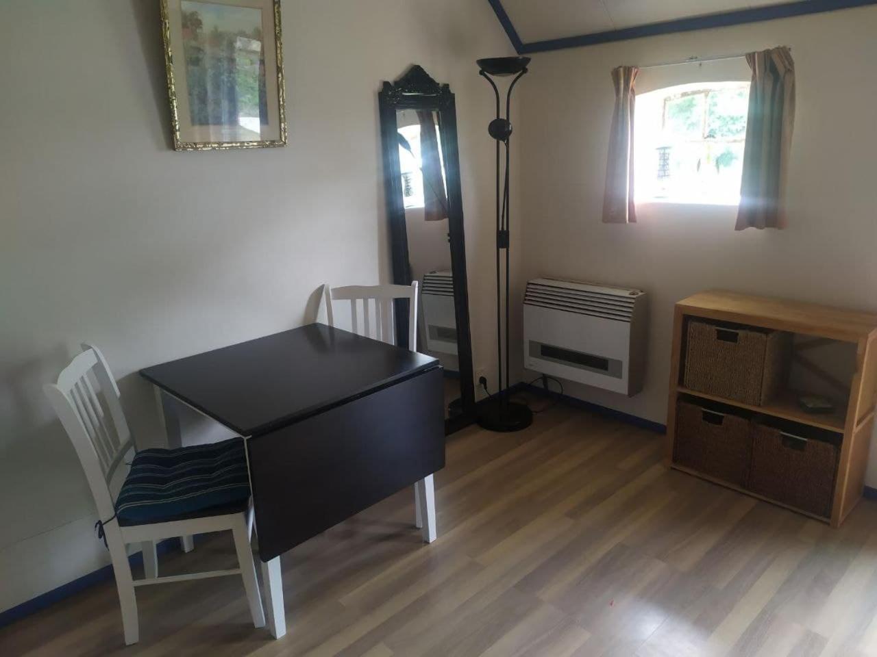 One-Bedroom Apartment - Photo 1