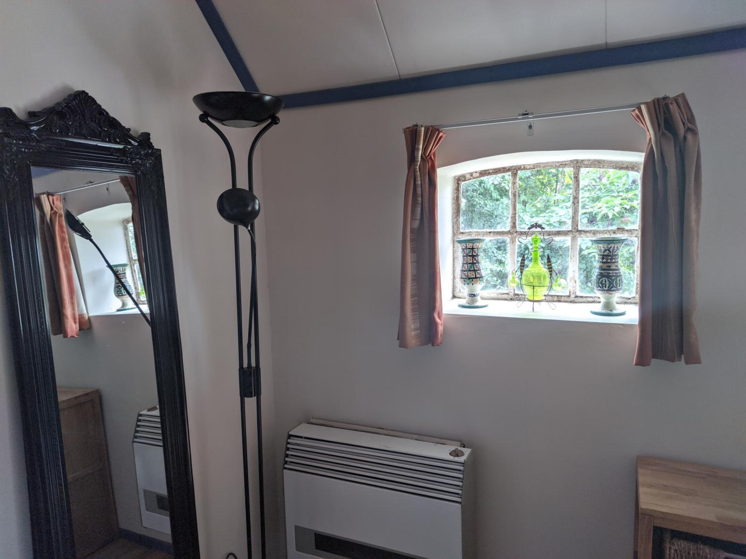 One-Bedroom Apartment - Photo 13
