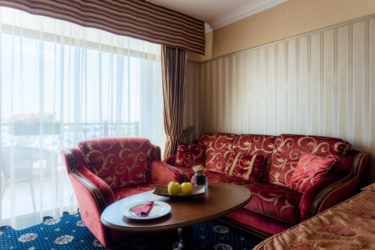 Family Room with Sea View - Photo 20