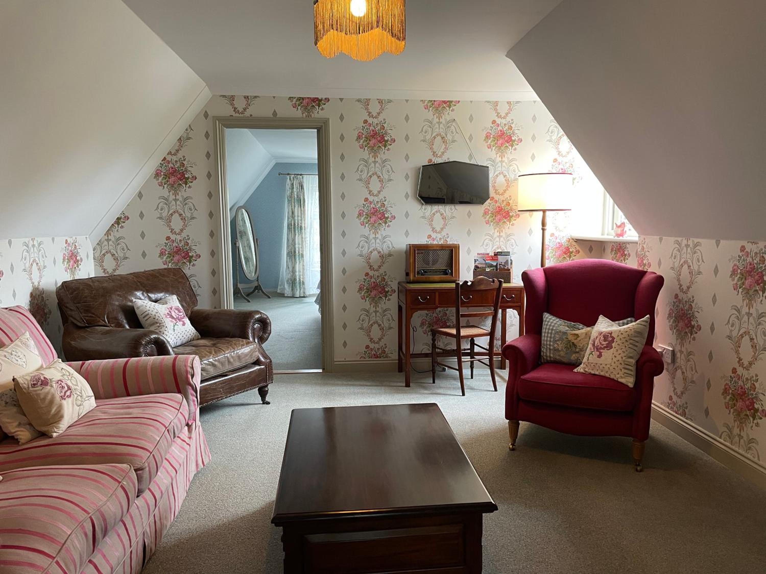 One-Bedroom Apartment - Photo 1