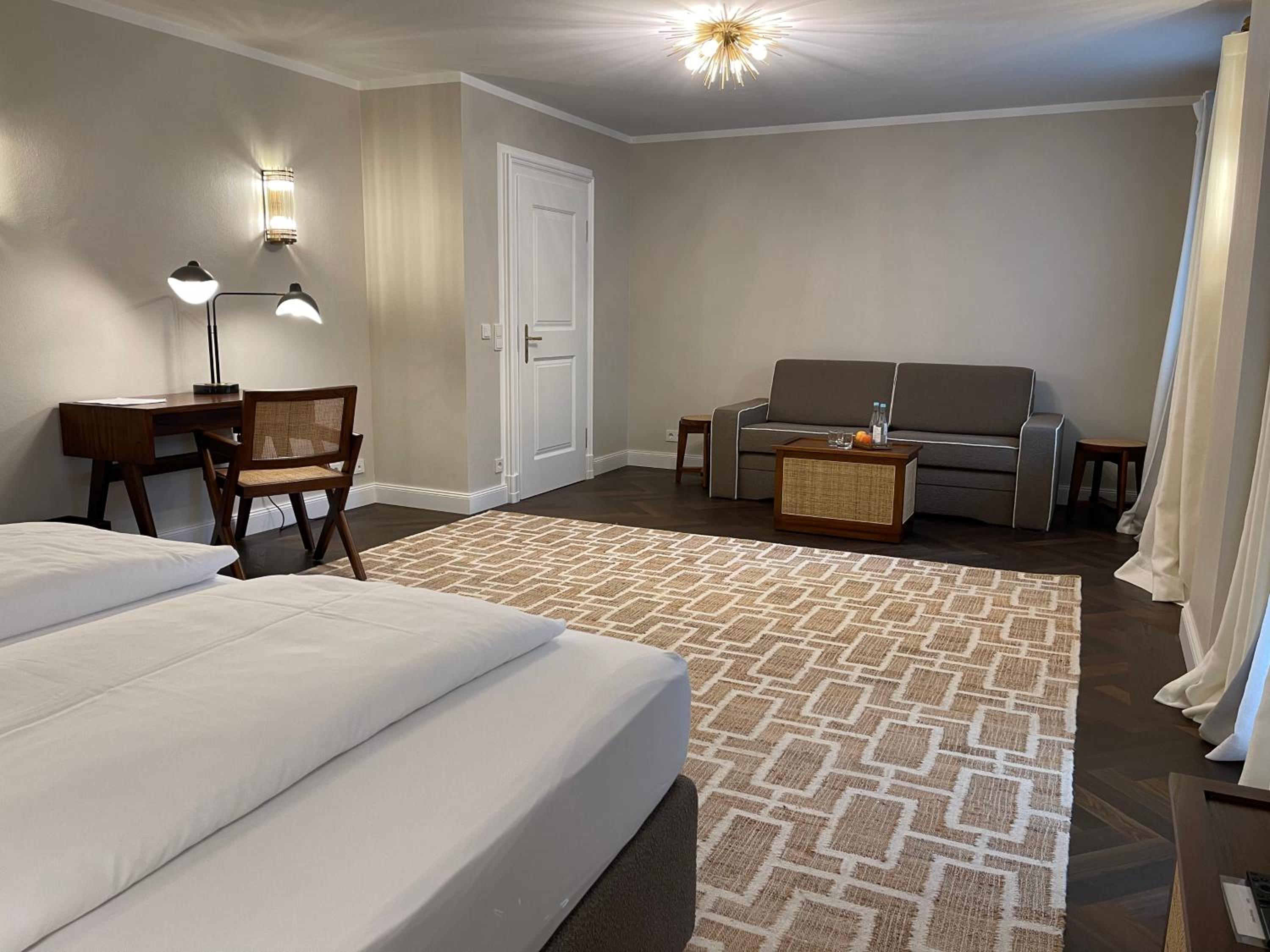 Junior Suite with Balcony photo 2