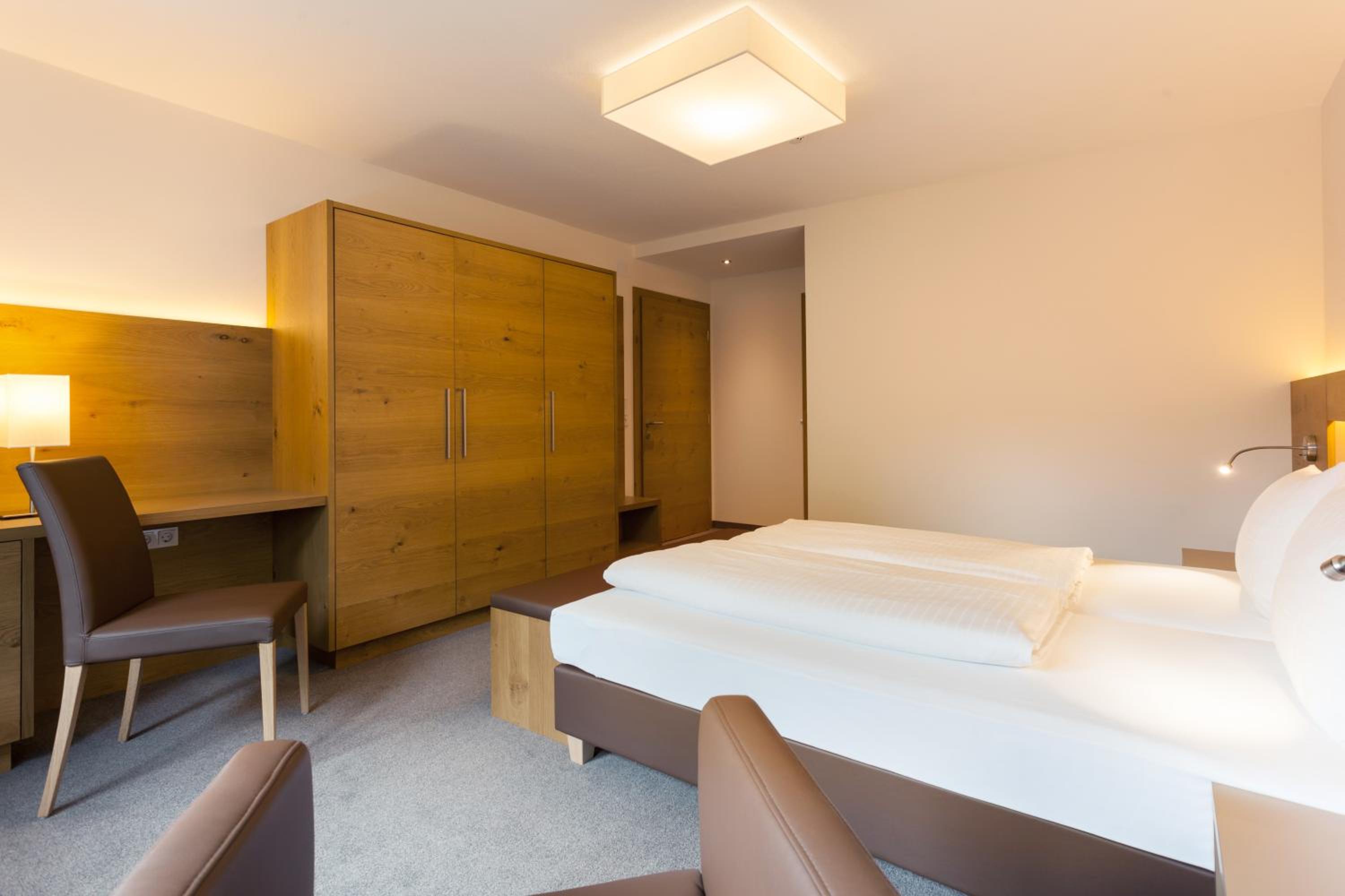 Two-Bedroom Apartment with Balcony I