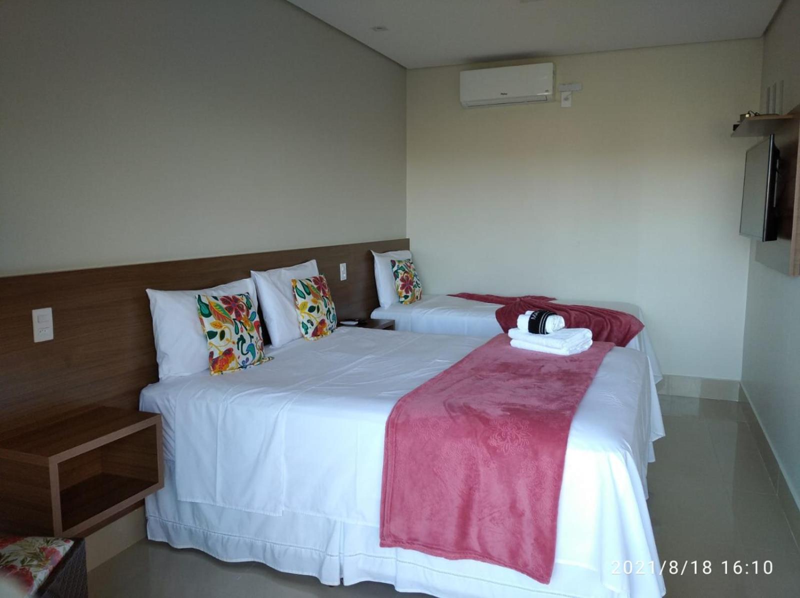 Triple Room with Pool View - Photo 1
