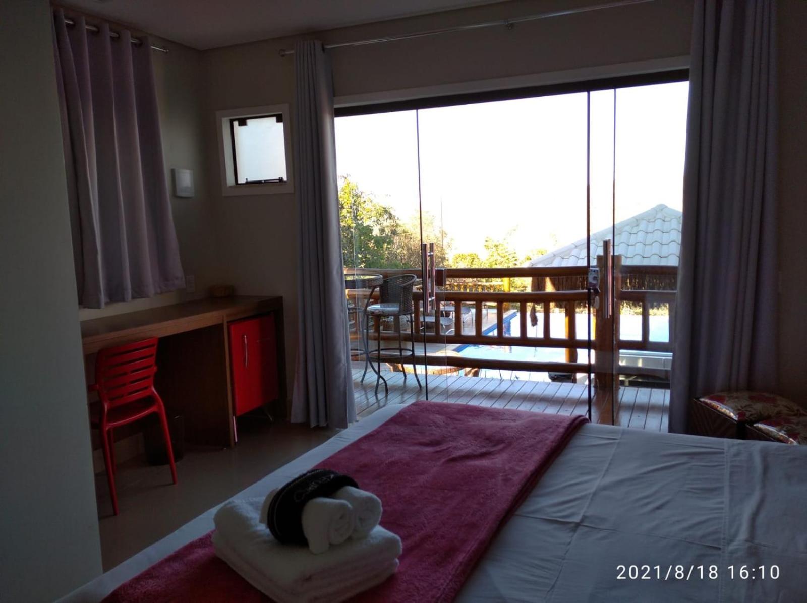 Triple Room with Pool View - Photo 6