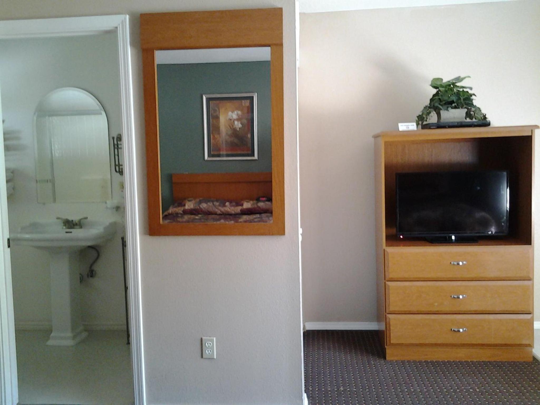 Queen Room photo 3