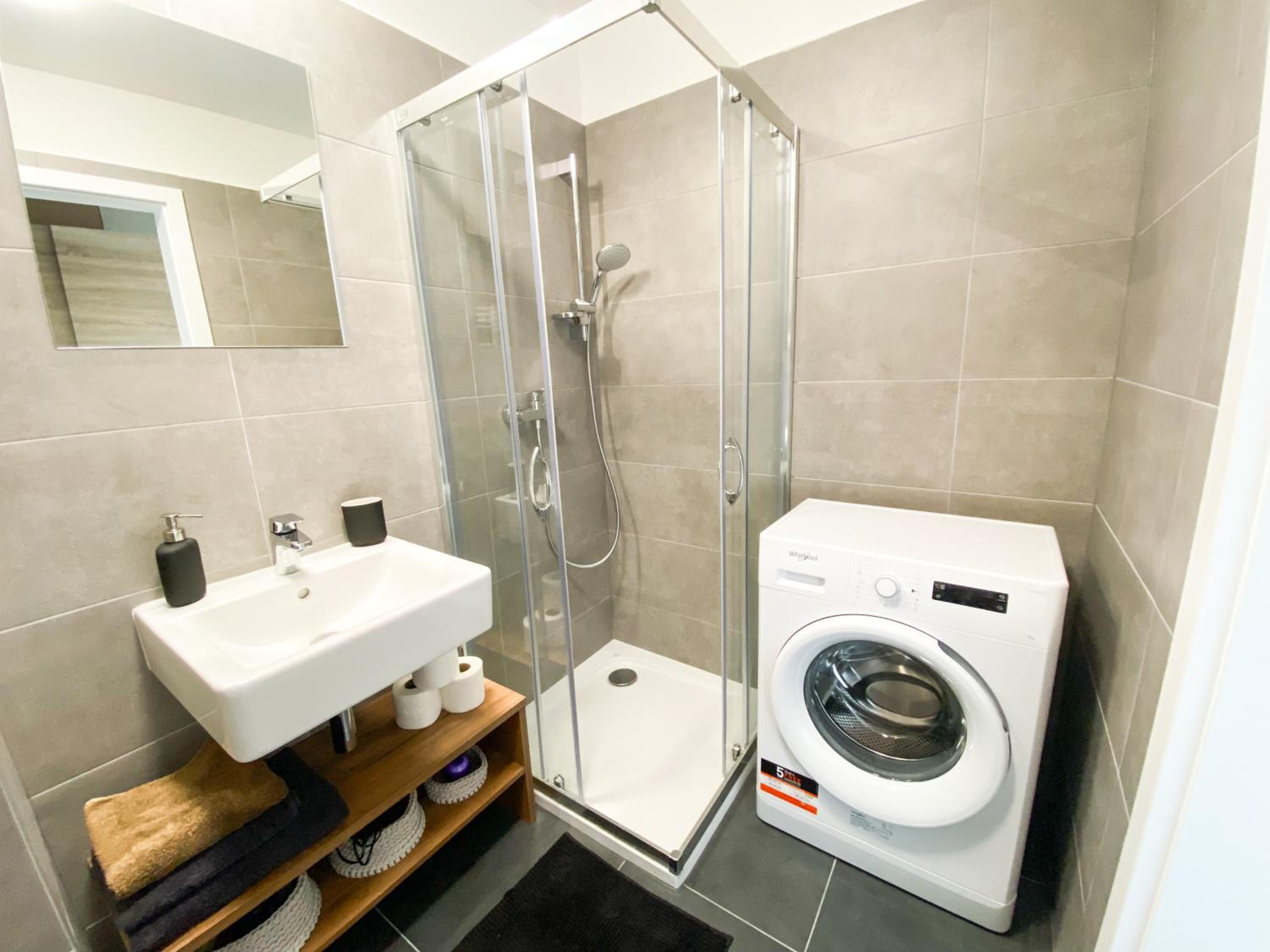 Studio Apartment - Photo 13