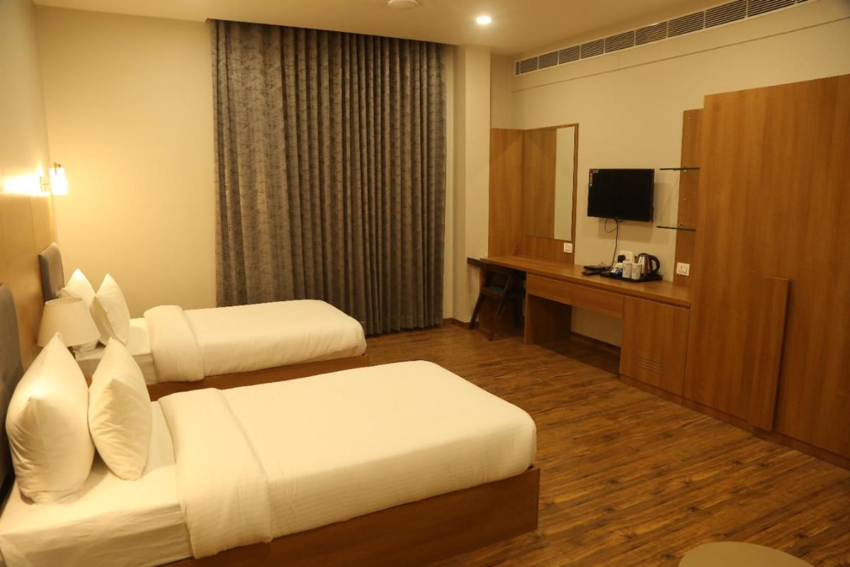 Deluxe Room - Photo 3