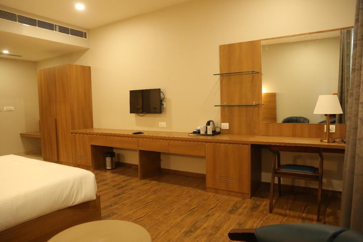 Deluxe Room - Photo 1