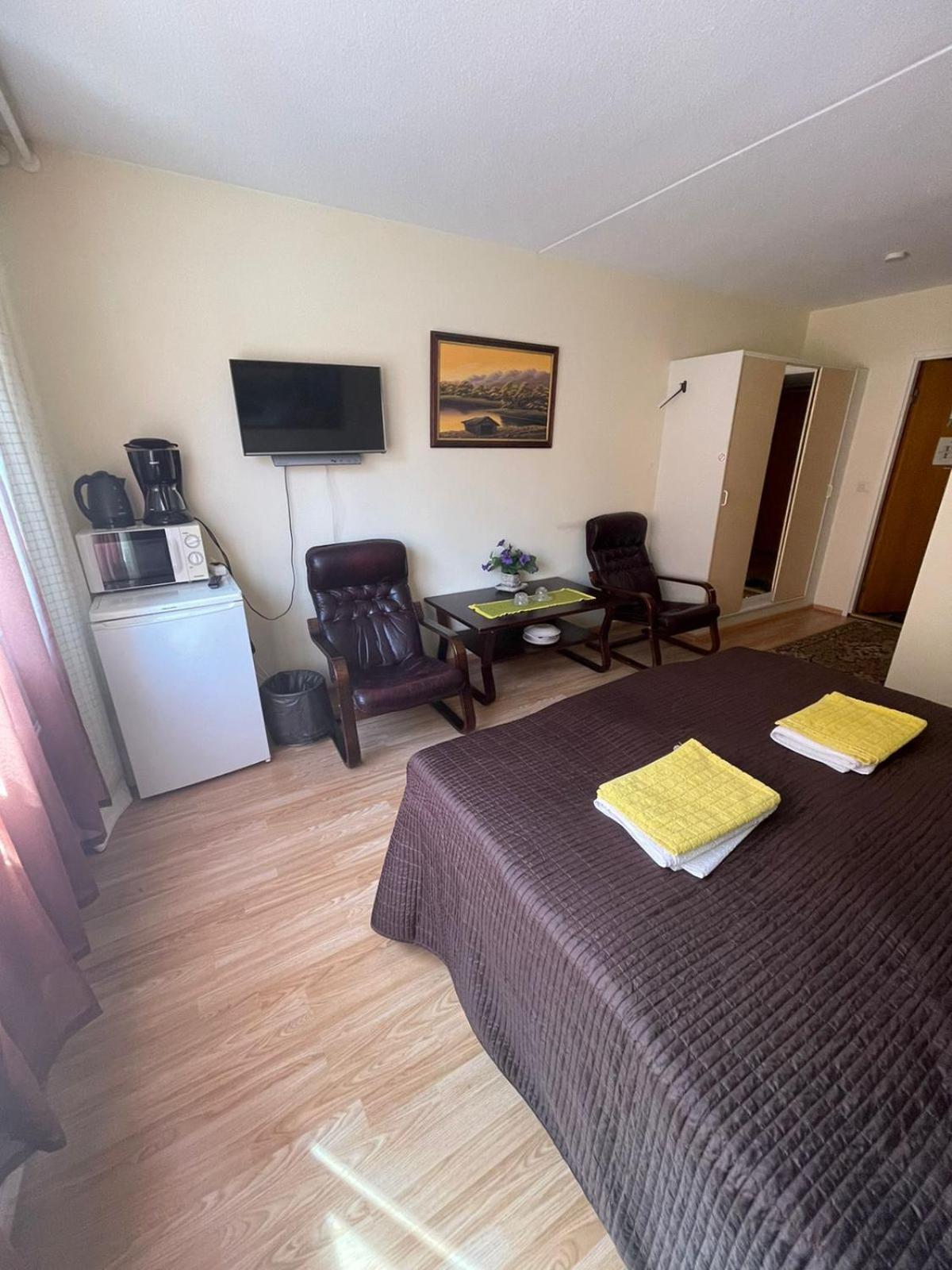 Budget Double Room - Photo 2