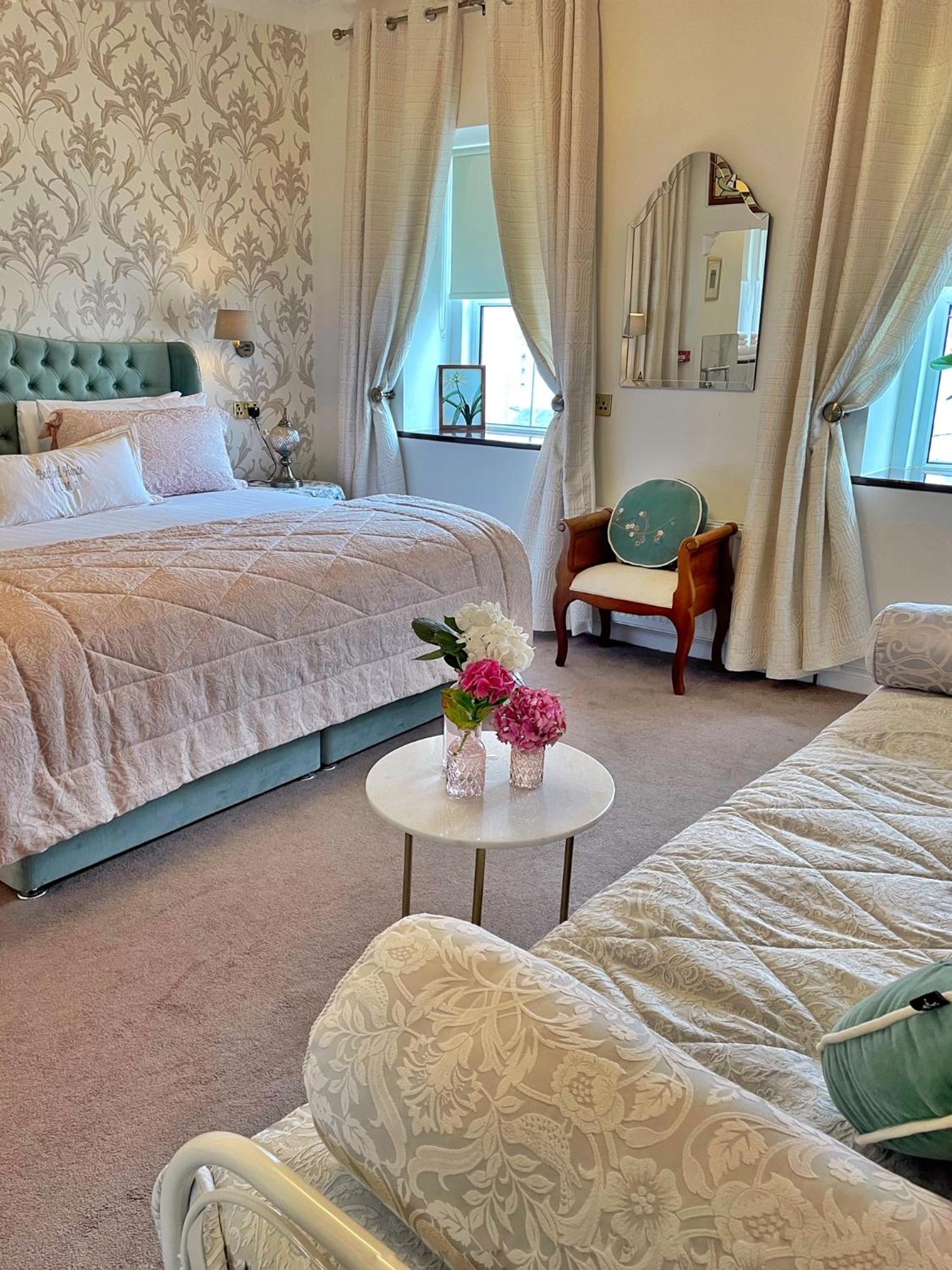 Superior King Room - Photo 5