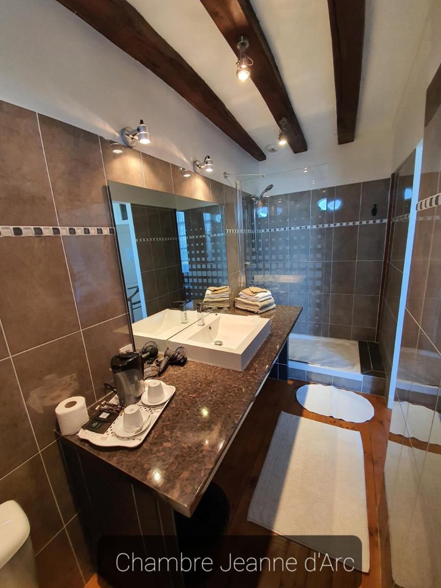Deluxe Room - Photo 5