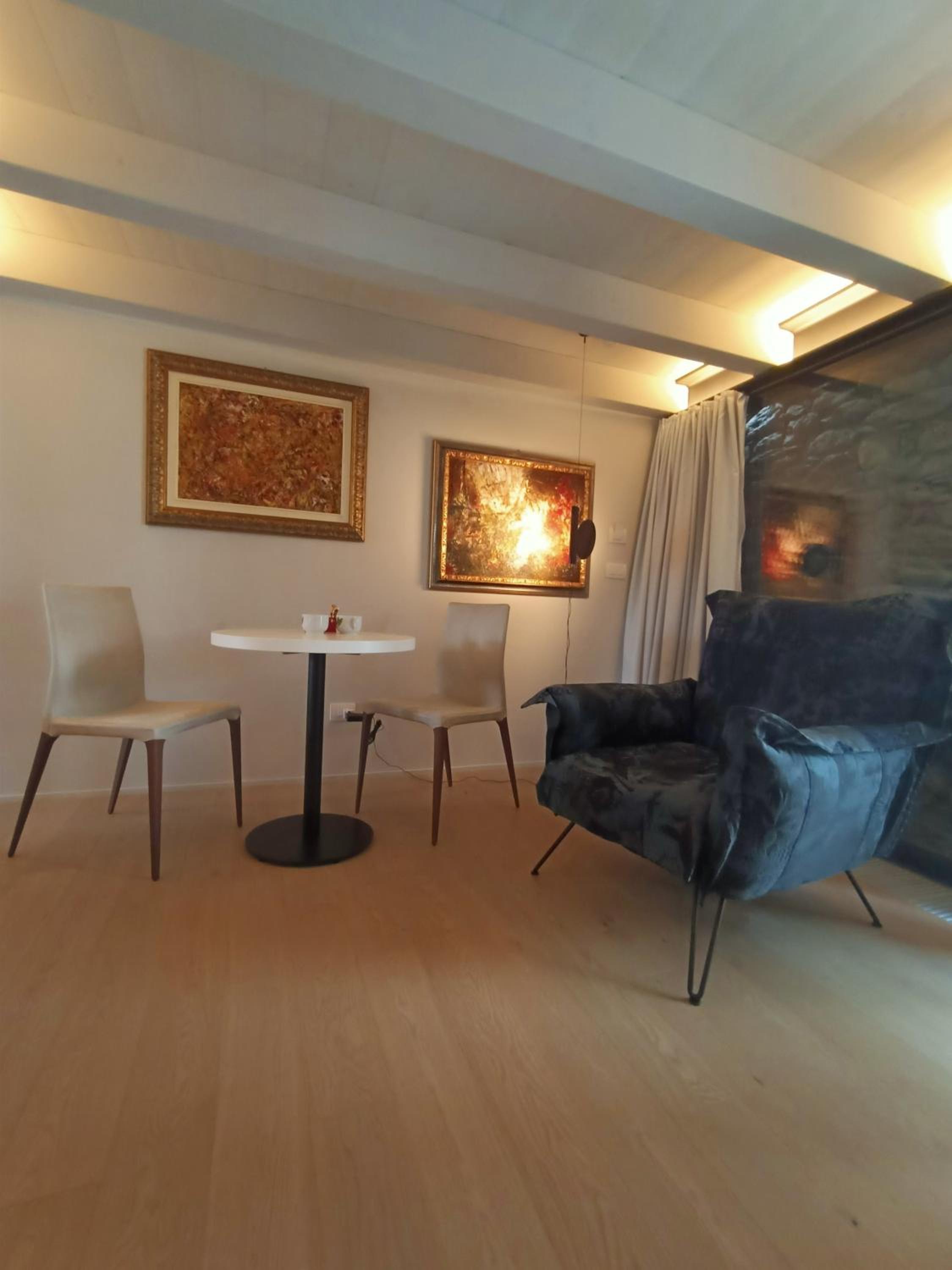 Large Double Room photo 2