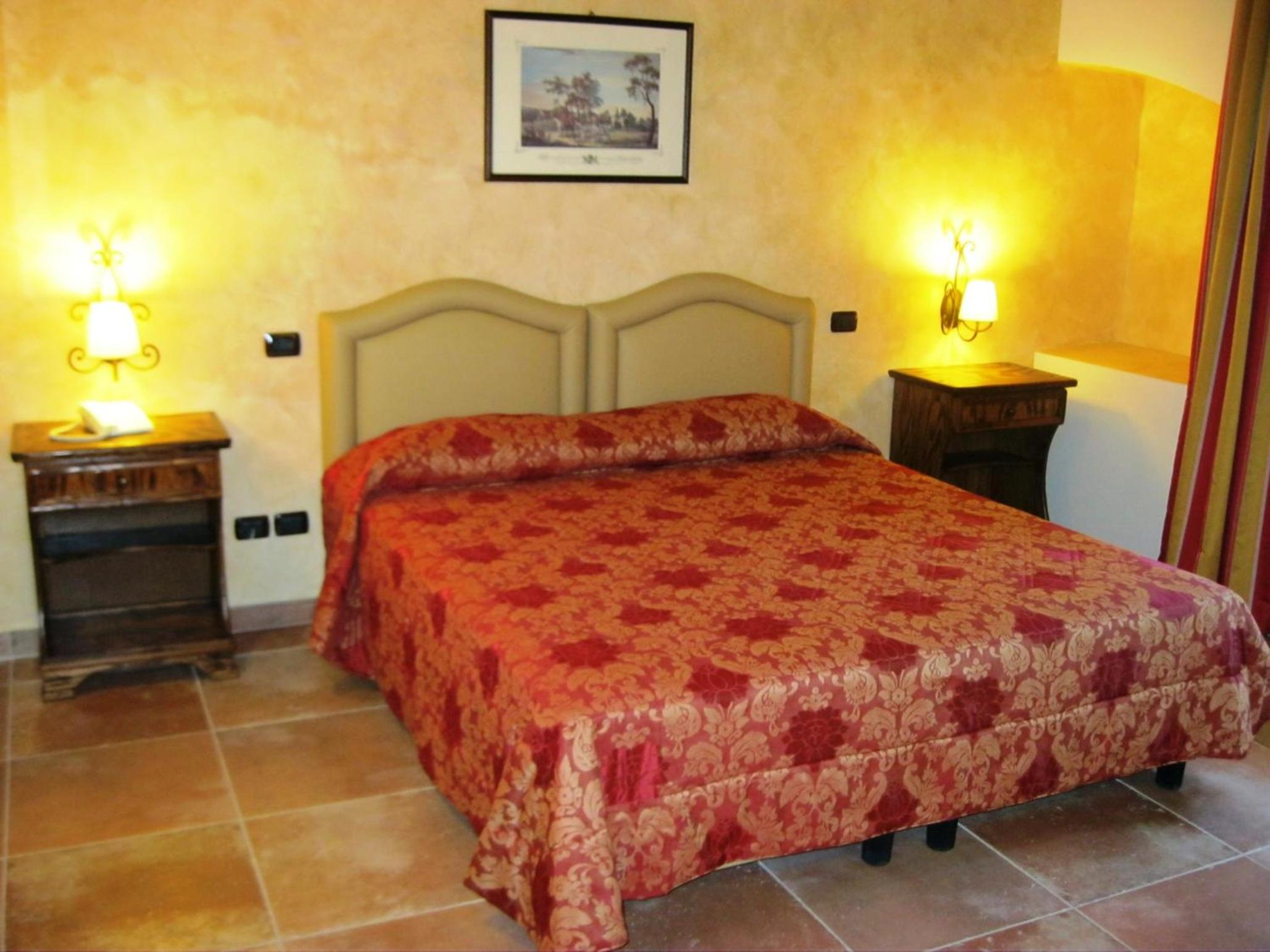 Double or Twin Room - Photo 3