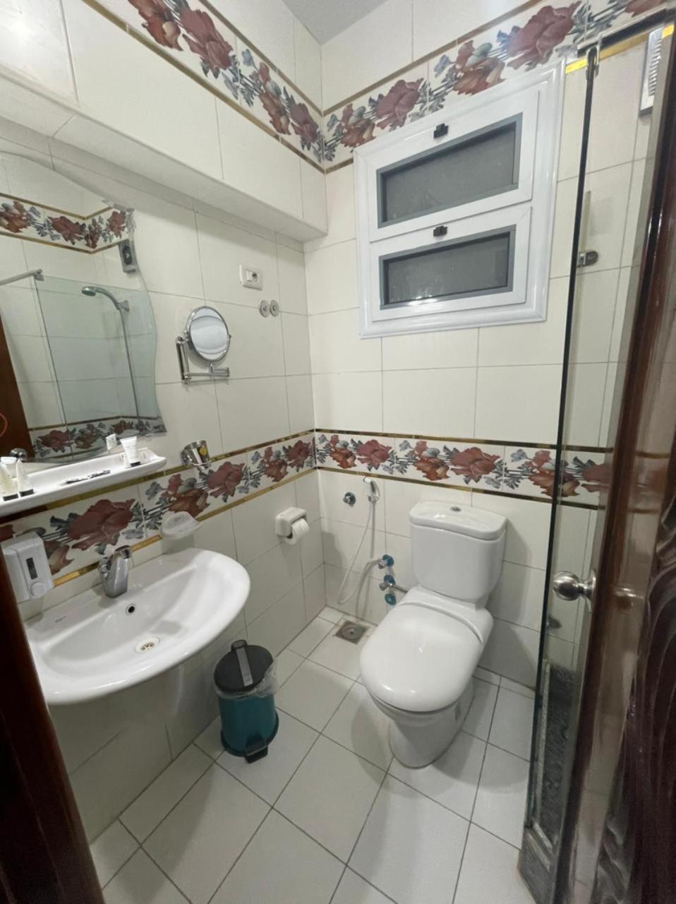 Deluxe Double or Twin Room with City View - Photo 3