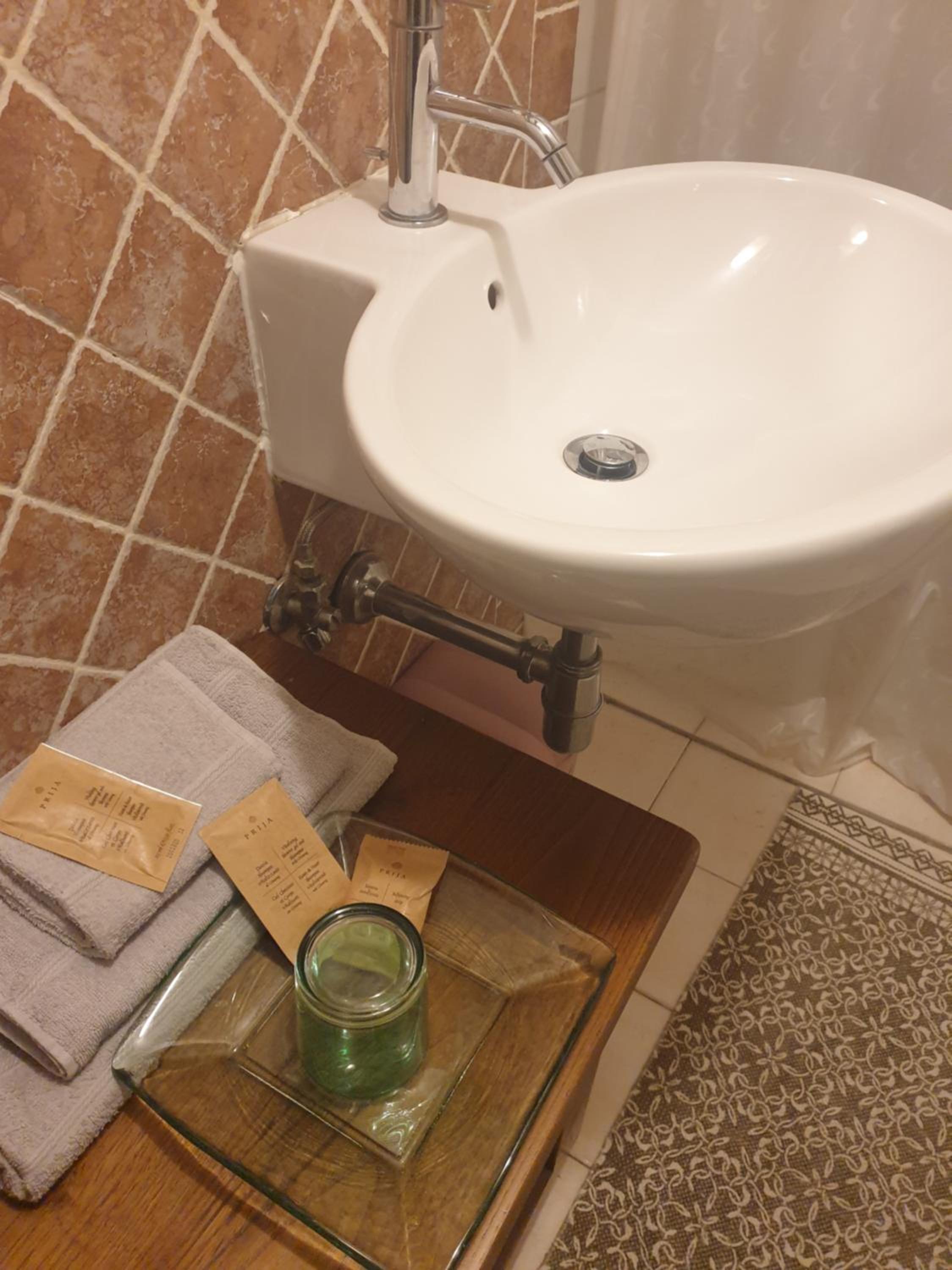 Double Room with Private Bathroom photo 3