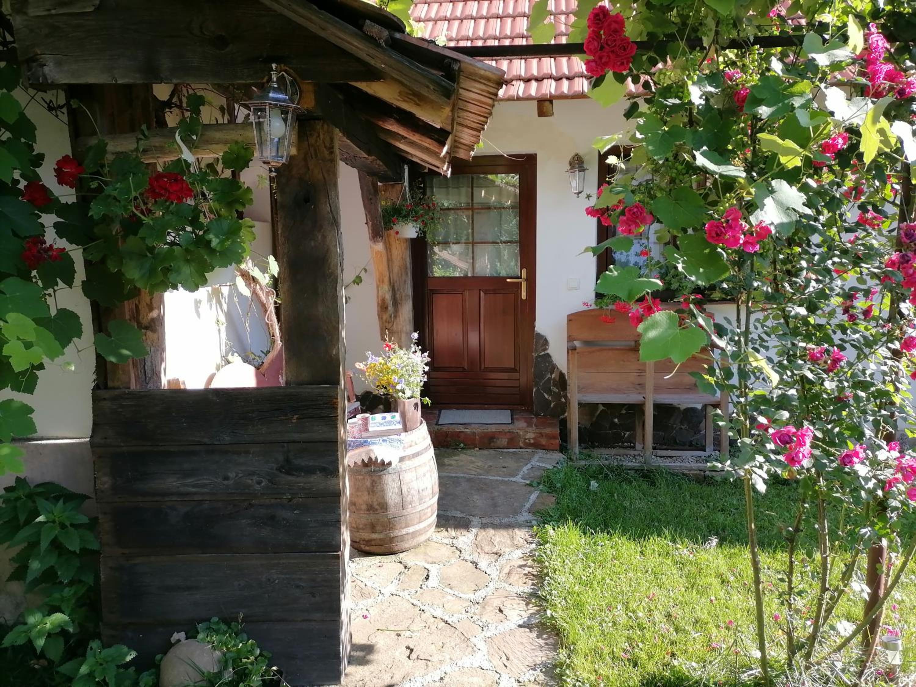 Double Room - Photo 6