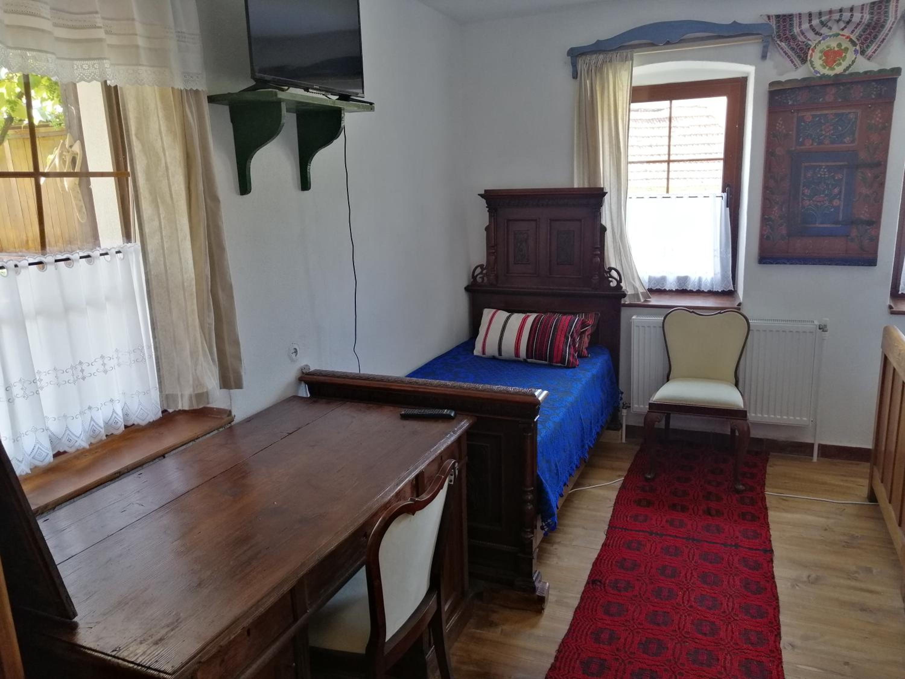 Family Room - Photo 4