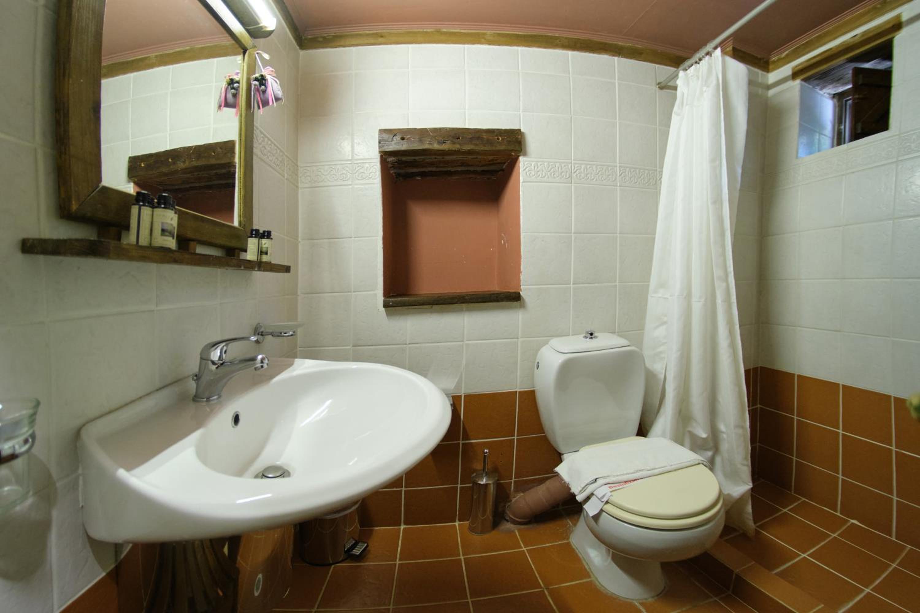Standard Quadruple Room - Photo 5