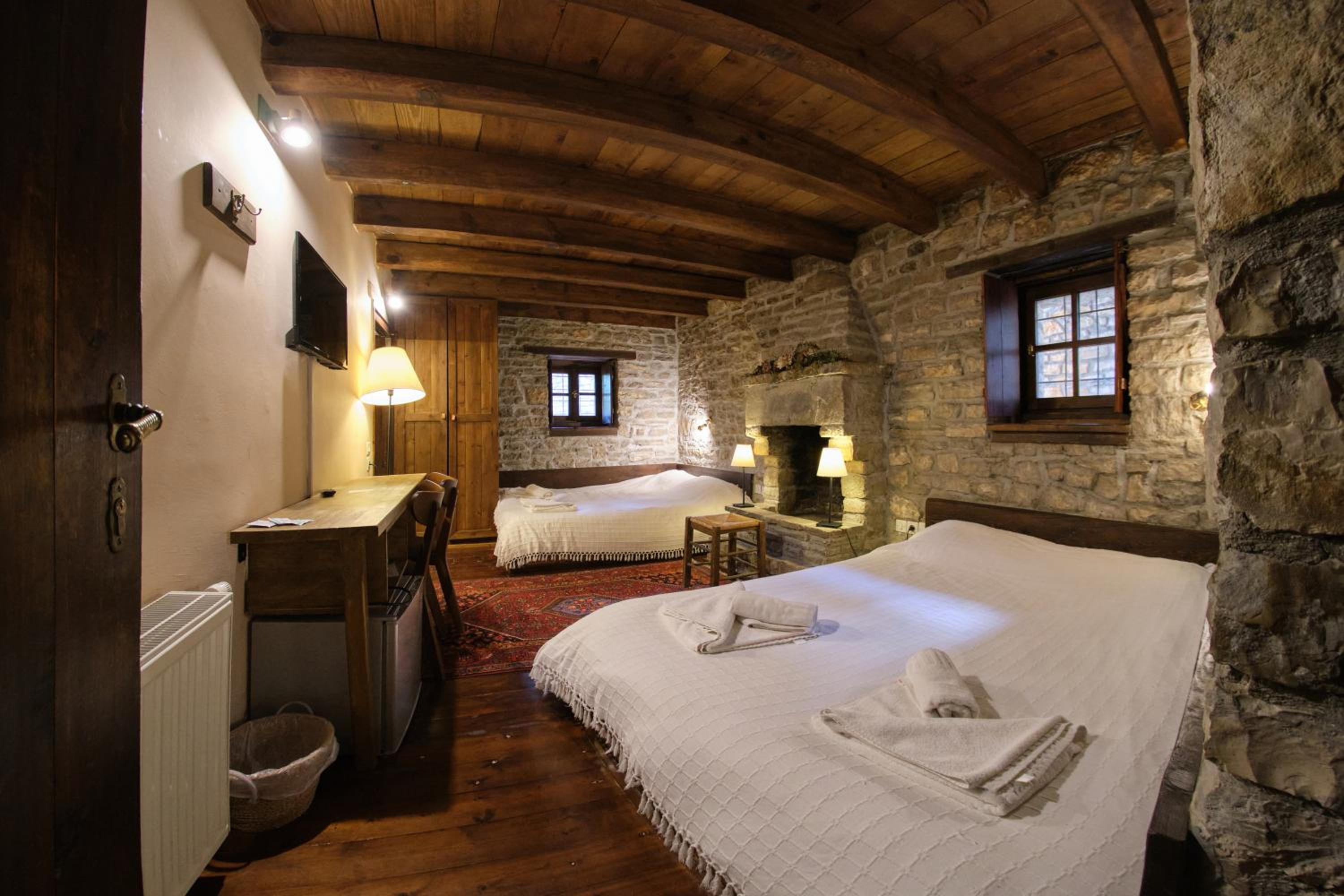 Standard Quadruple Room - Photo 6
