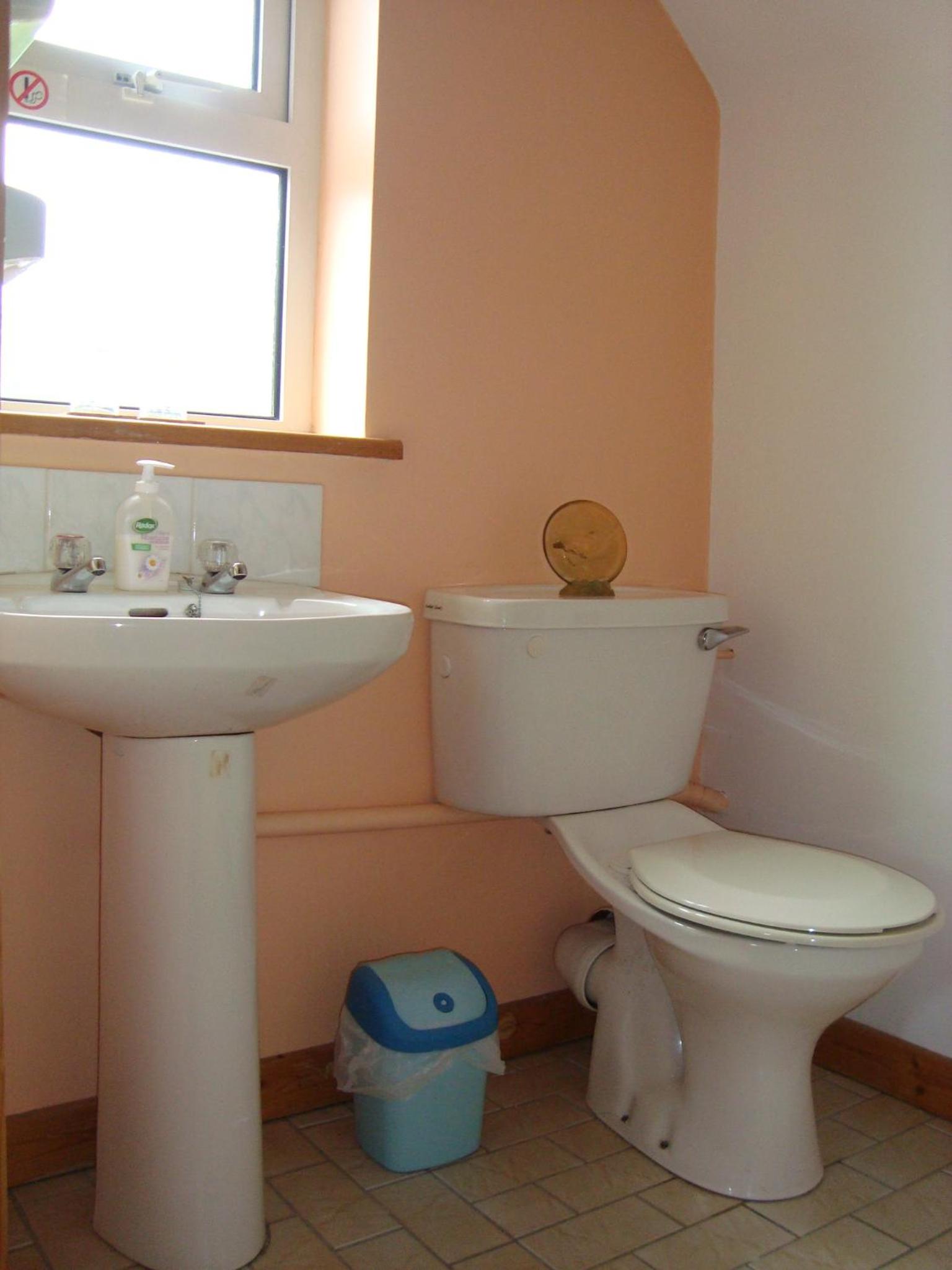Twin Room - Photo 2