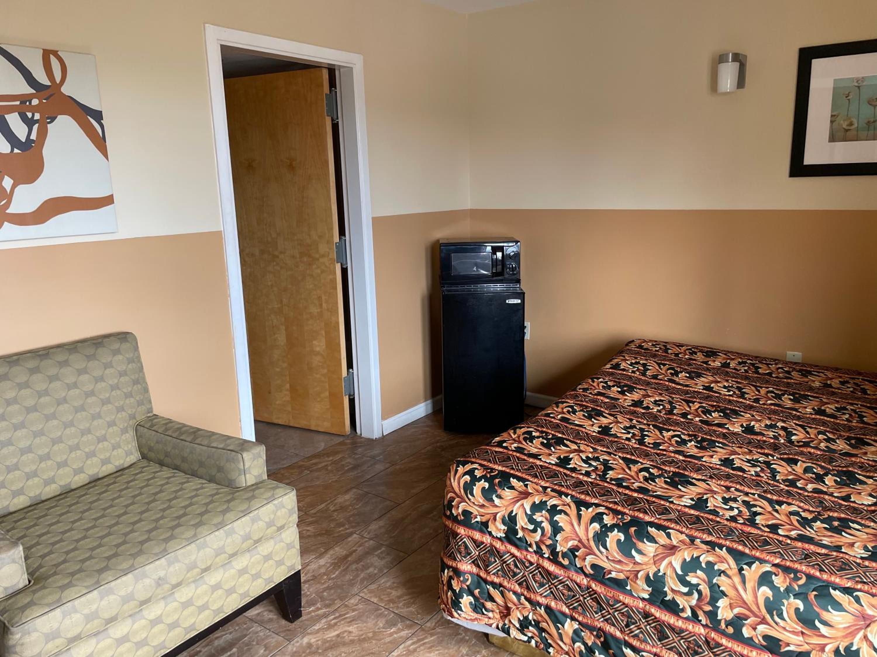 King and Queen Room - Photo 5