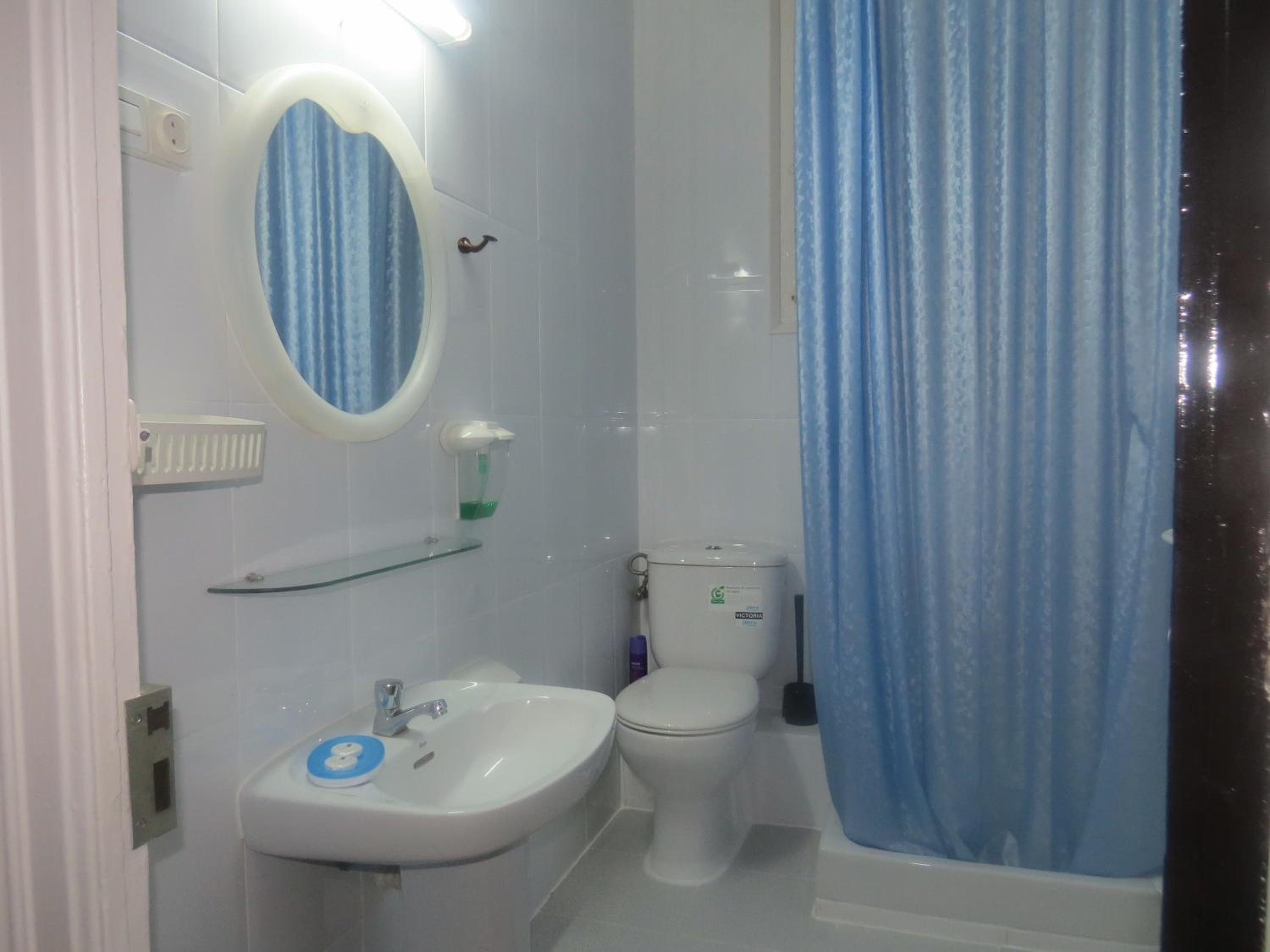 Triple Room with Private External Bathroom photo 2