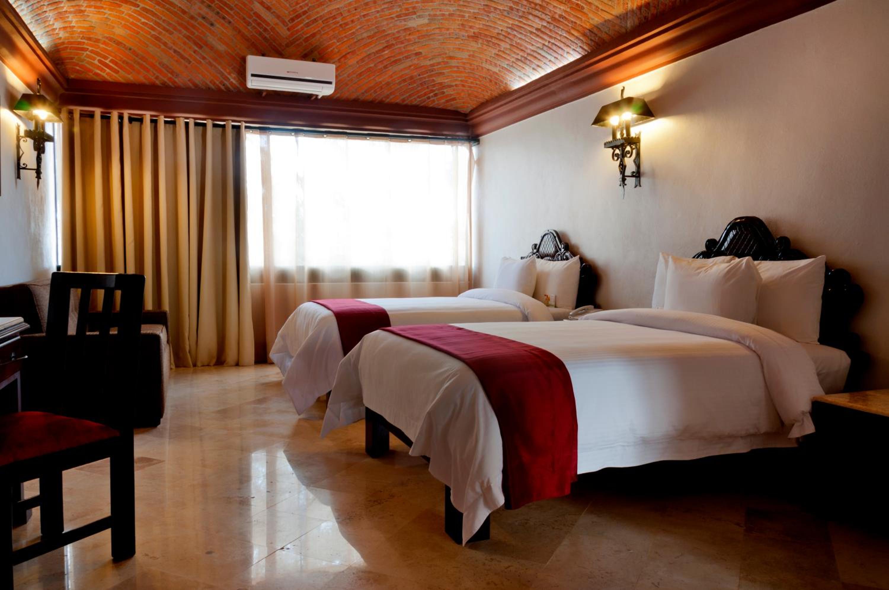 Double Room with Two Double Beds - Photo 17