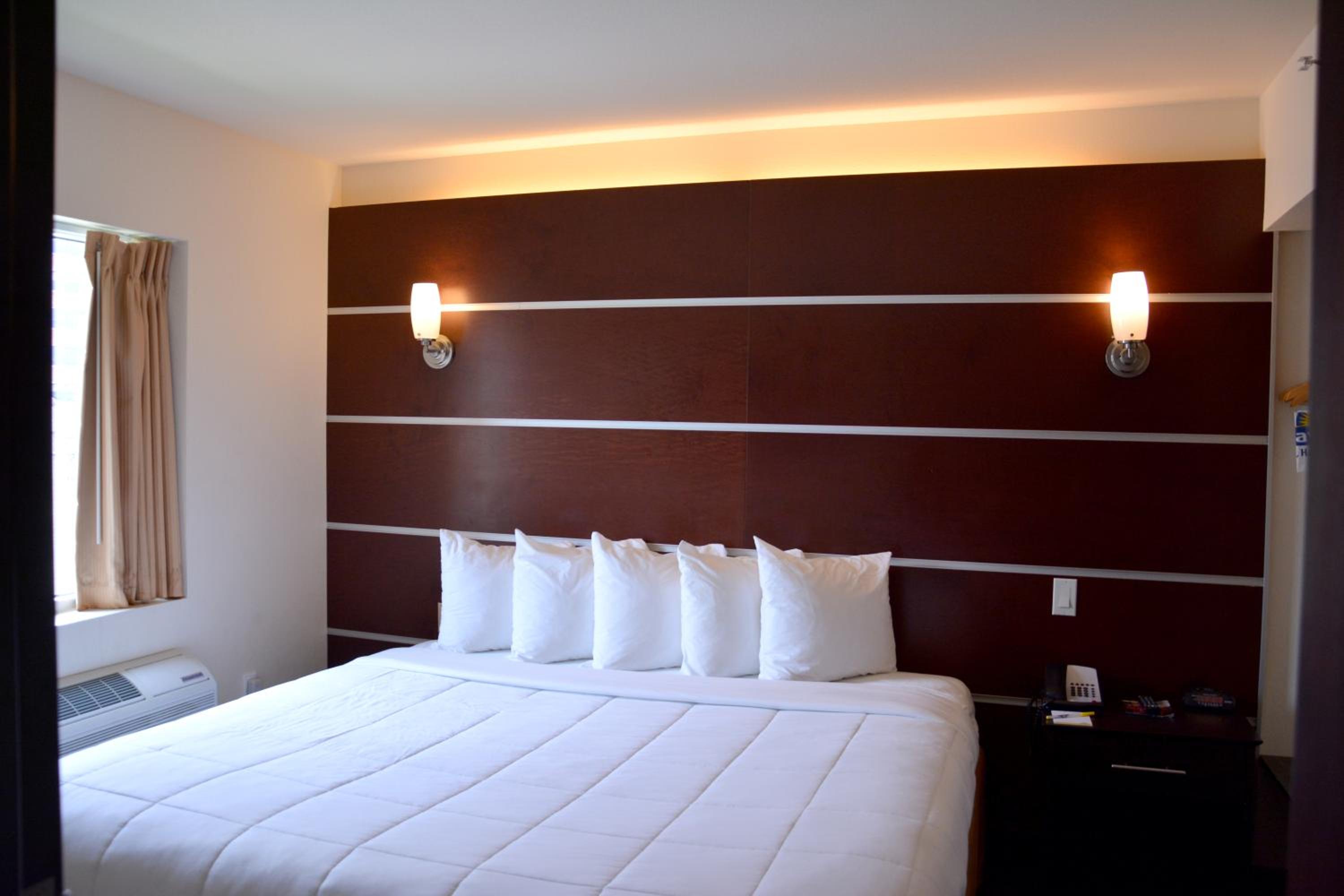 Queen Room - Disability Access/Non-Smoking - Photo 4