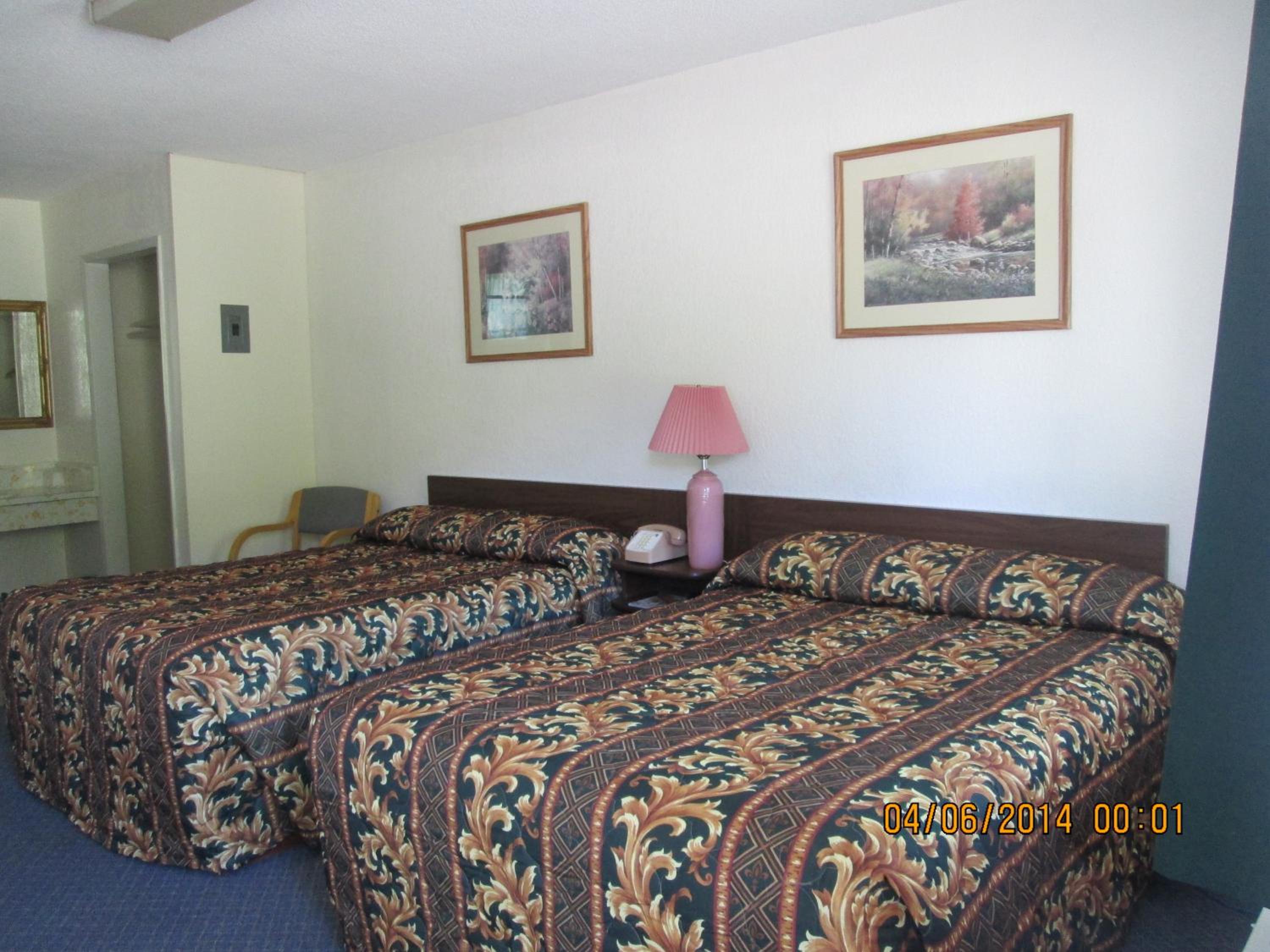 Double Room with Two Double Beds - Non-Smoking photo 2