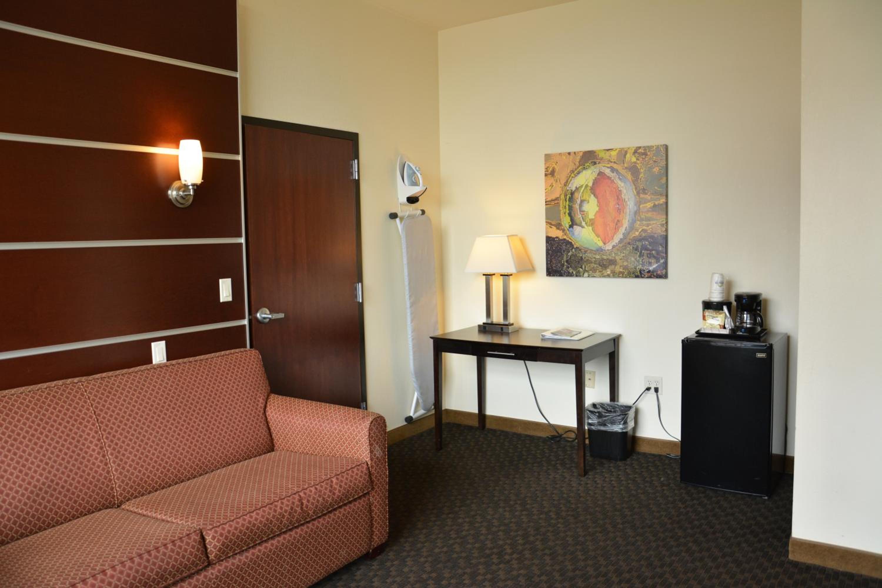 Studio Suite with Two Queen Beds - Non-Smoking - Photo 4