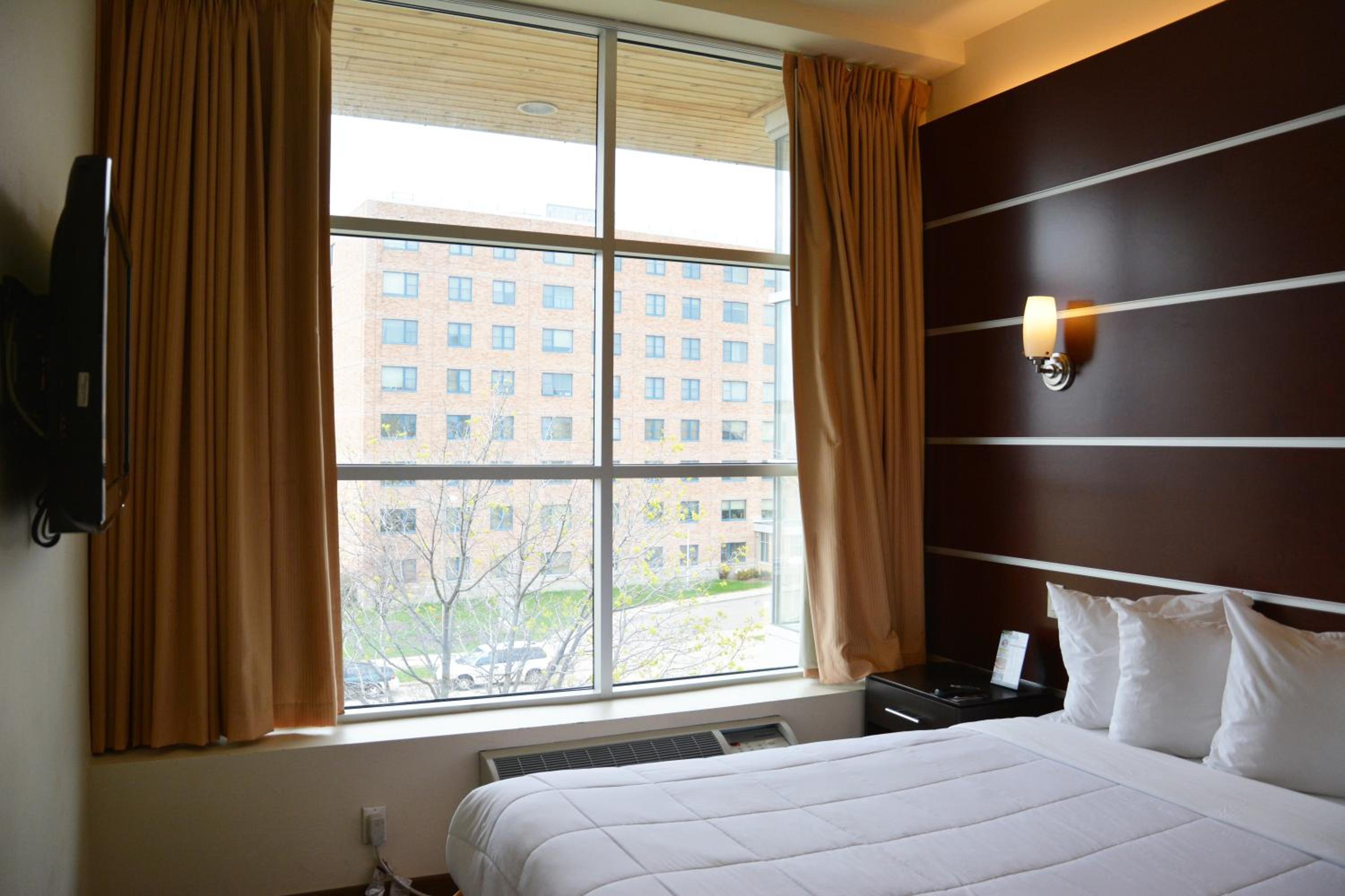 Business King Room - Non-Smoking - Photo 3