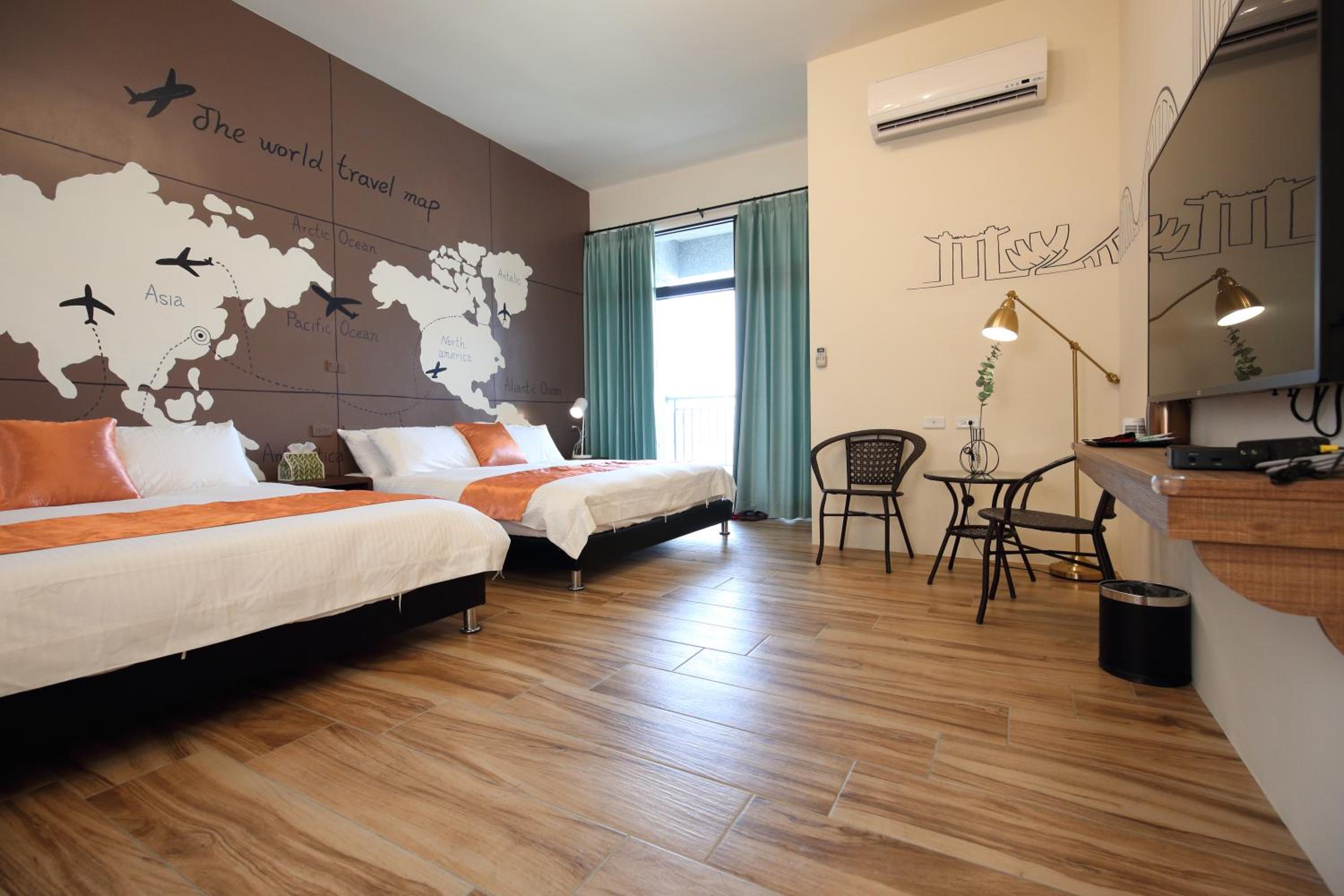 Deluxe Queen Room with Two Queen Beds photo 1