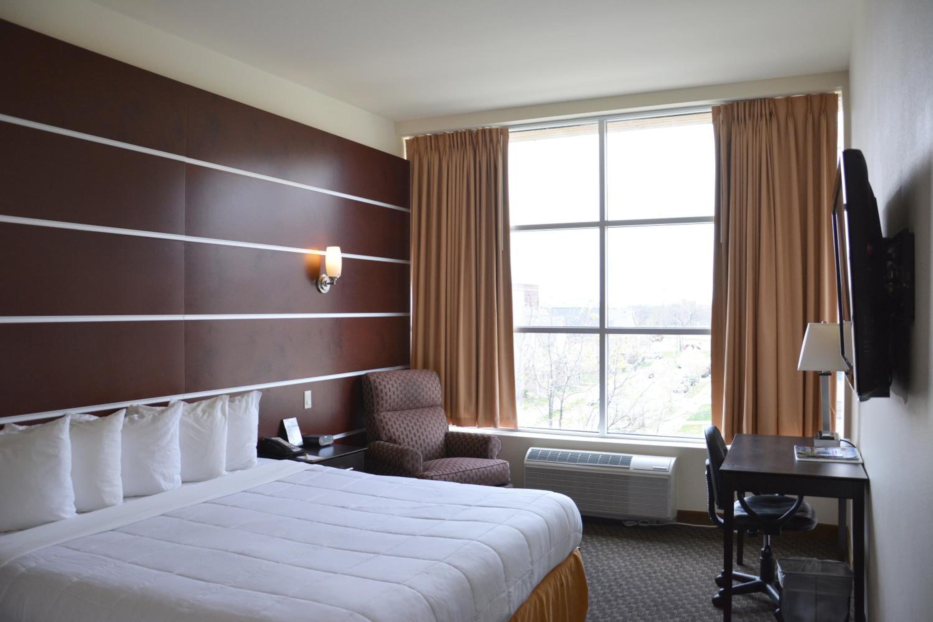 Queen Room - Disability Access/Non-Smoking - Photo 5