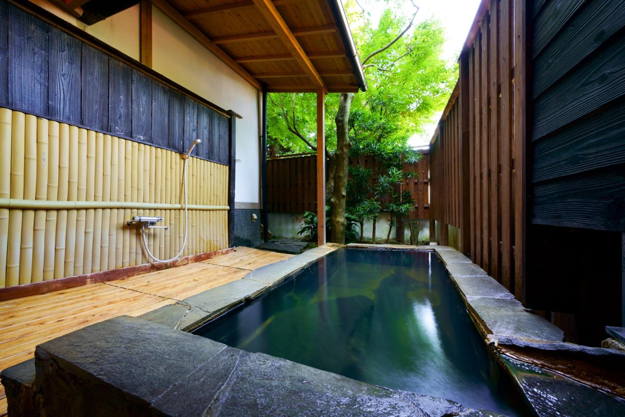 Superior Japanese-Style House - Annex with Open-Air Bath photo 2