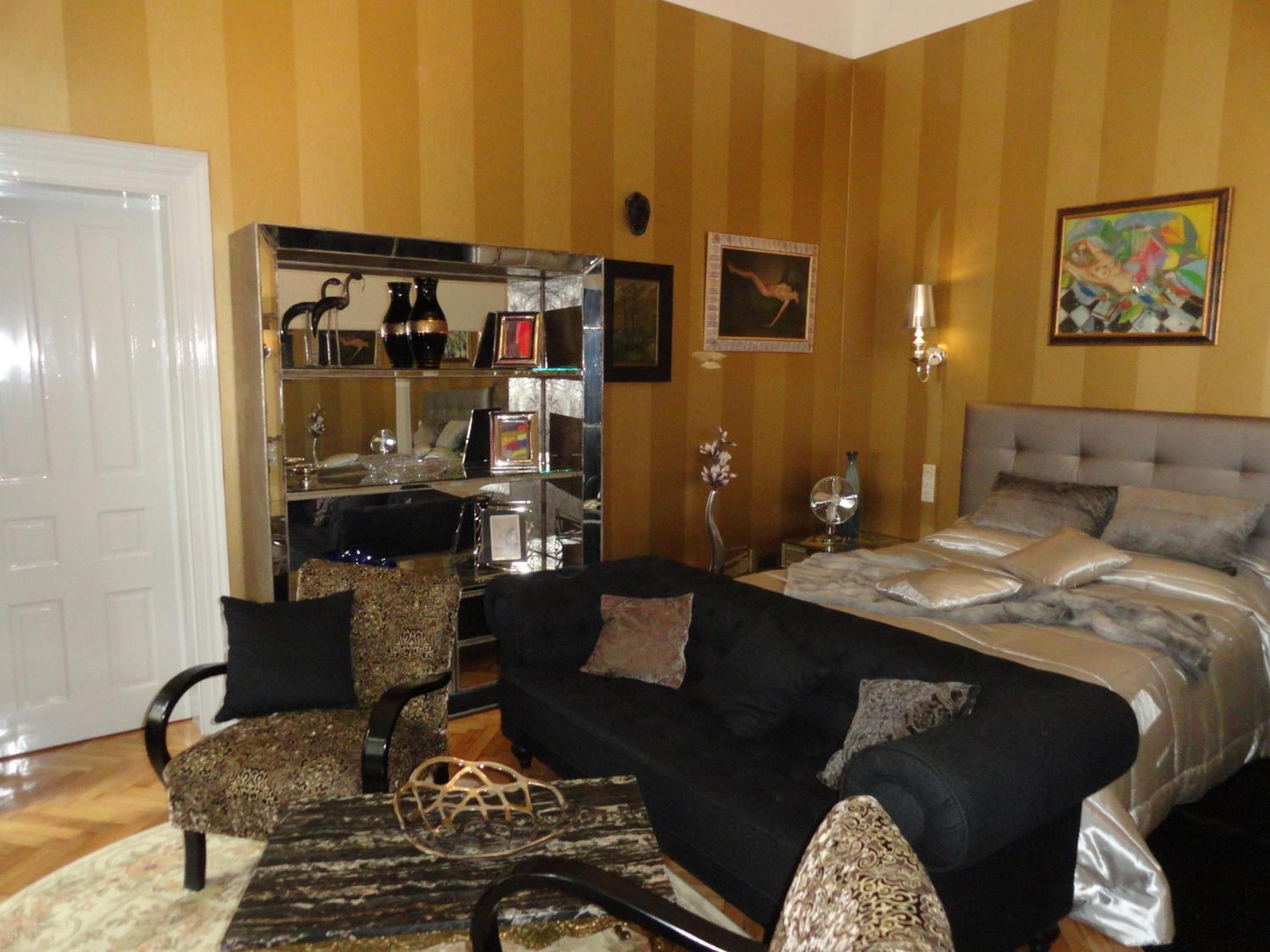 Two-Bedroom Apartment - Photo 152
