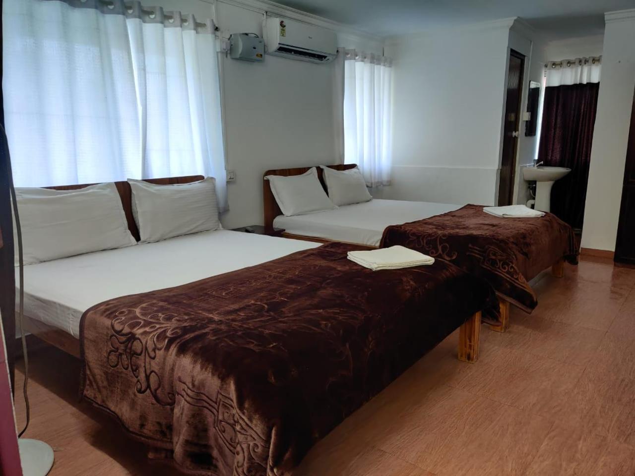 Deluxe Double Room with A/C photo 1
